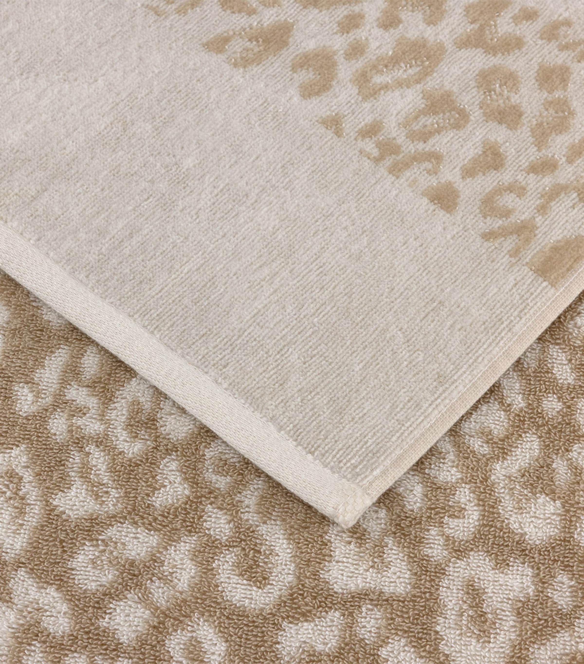 Leopard Guest Towel (42cm x 70cm) MILK Image 4
