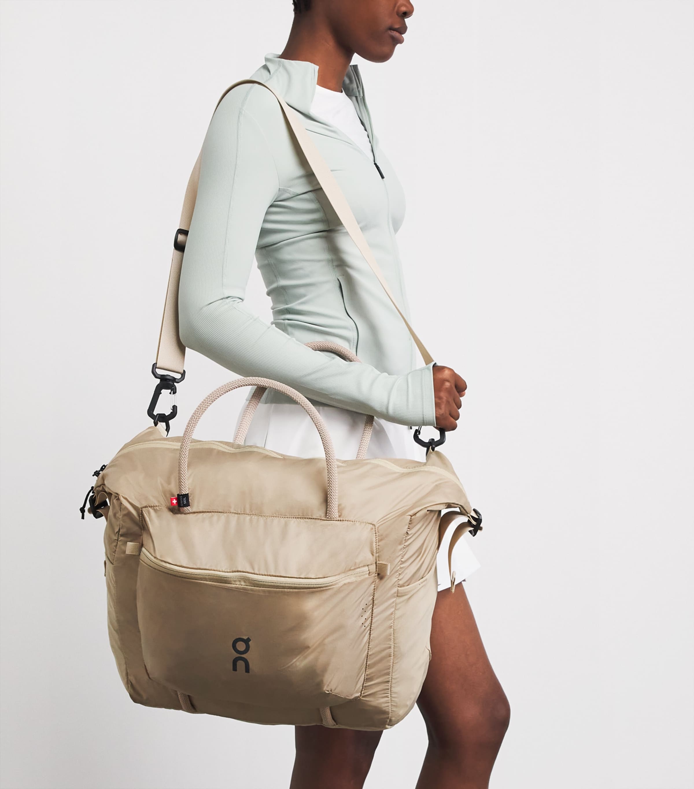 On Track Pack 35L Lite Bag Sand Image 2