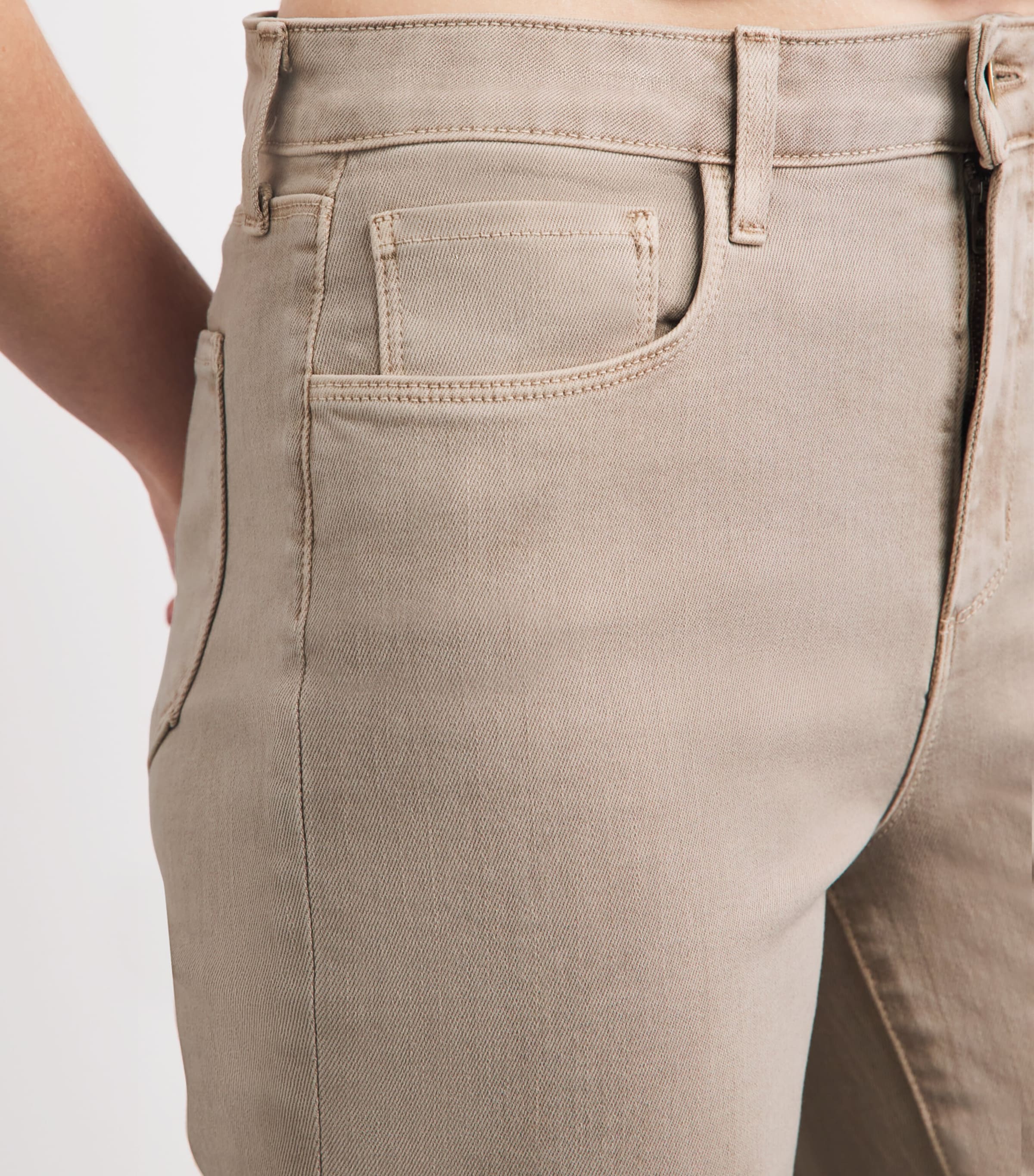 L'Agence Womens Kendra Flared Cropped Jeans Biscuit Image 3