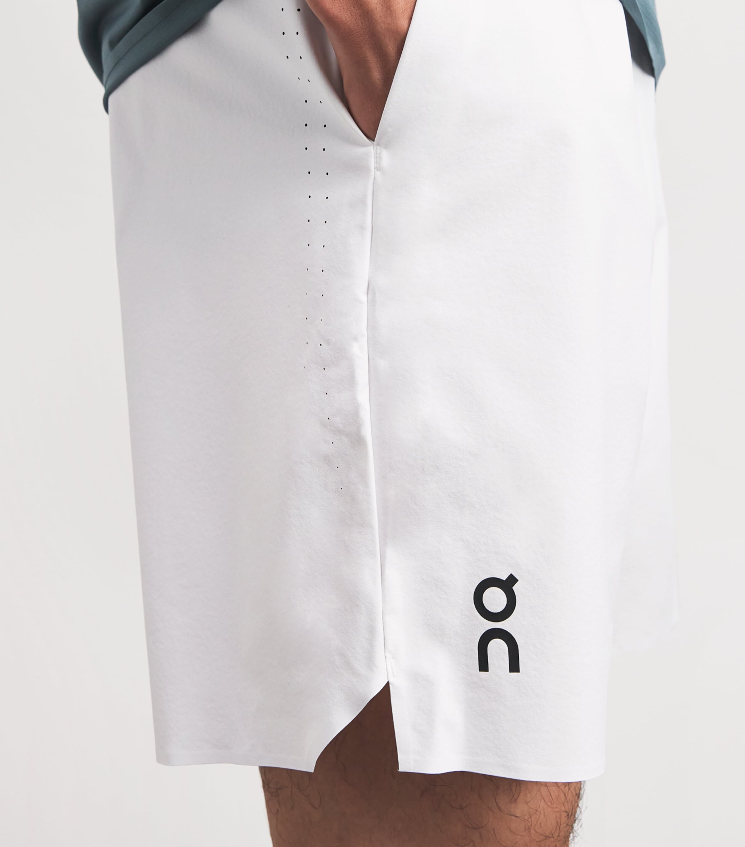 On Mens 7" Core Shorts White Image 3
