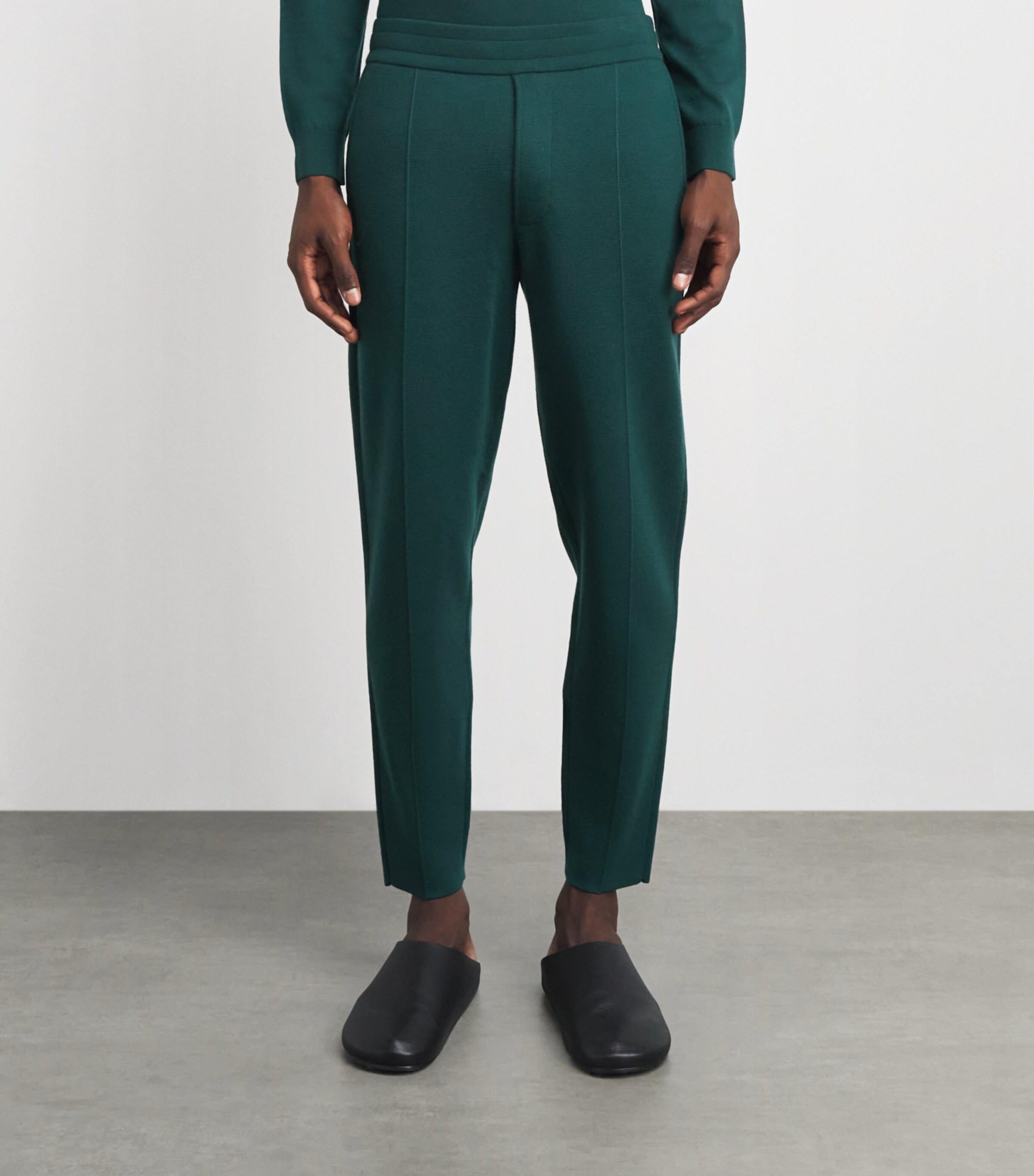 Falke Mens Ultrafine Merino Wool Trousers Forest Image 4