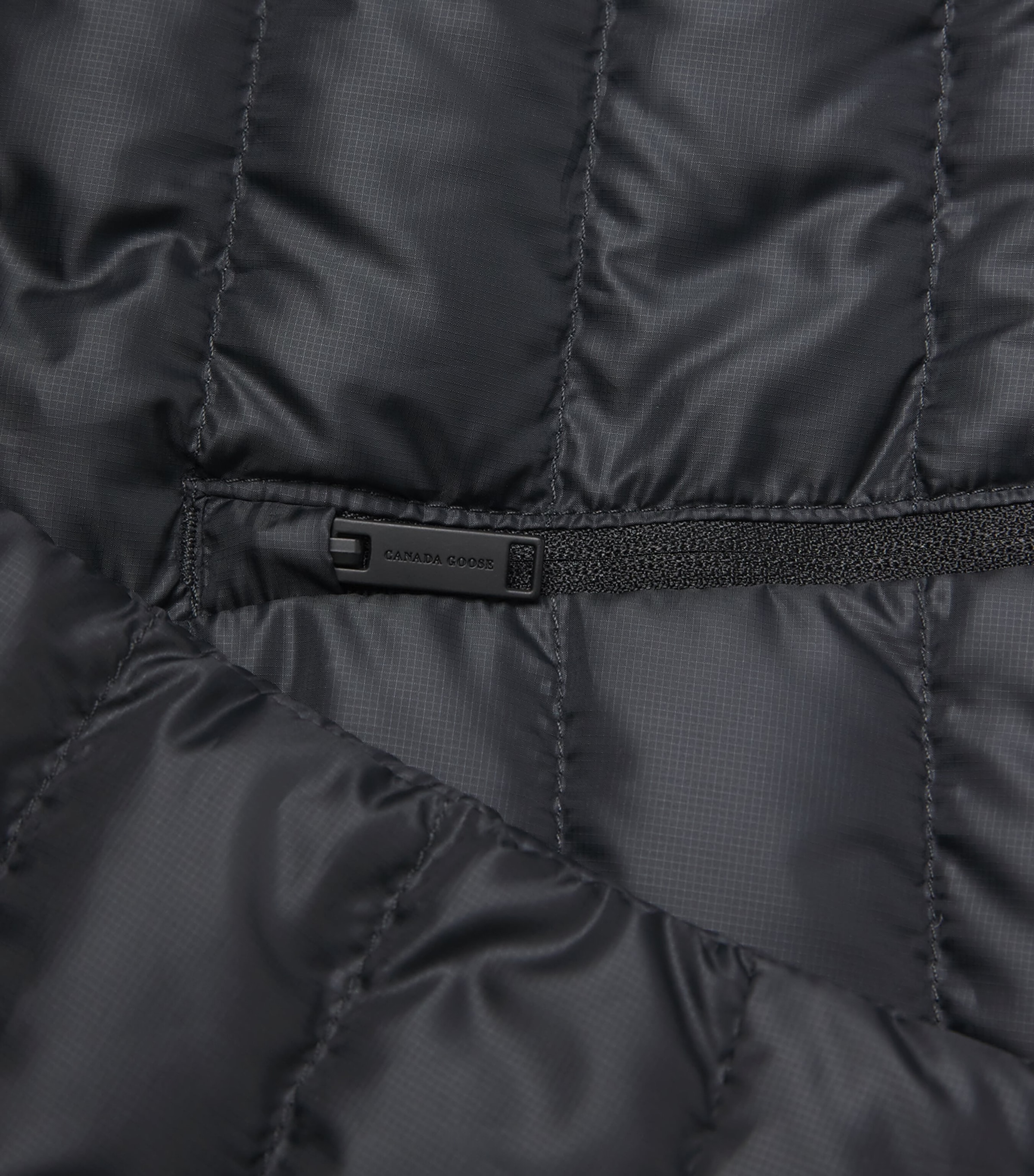 Canada Goose Womens Quilted Aethera Jacket Black Noir Image 2