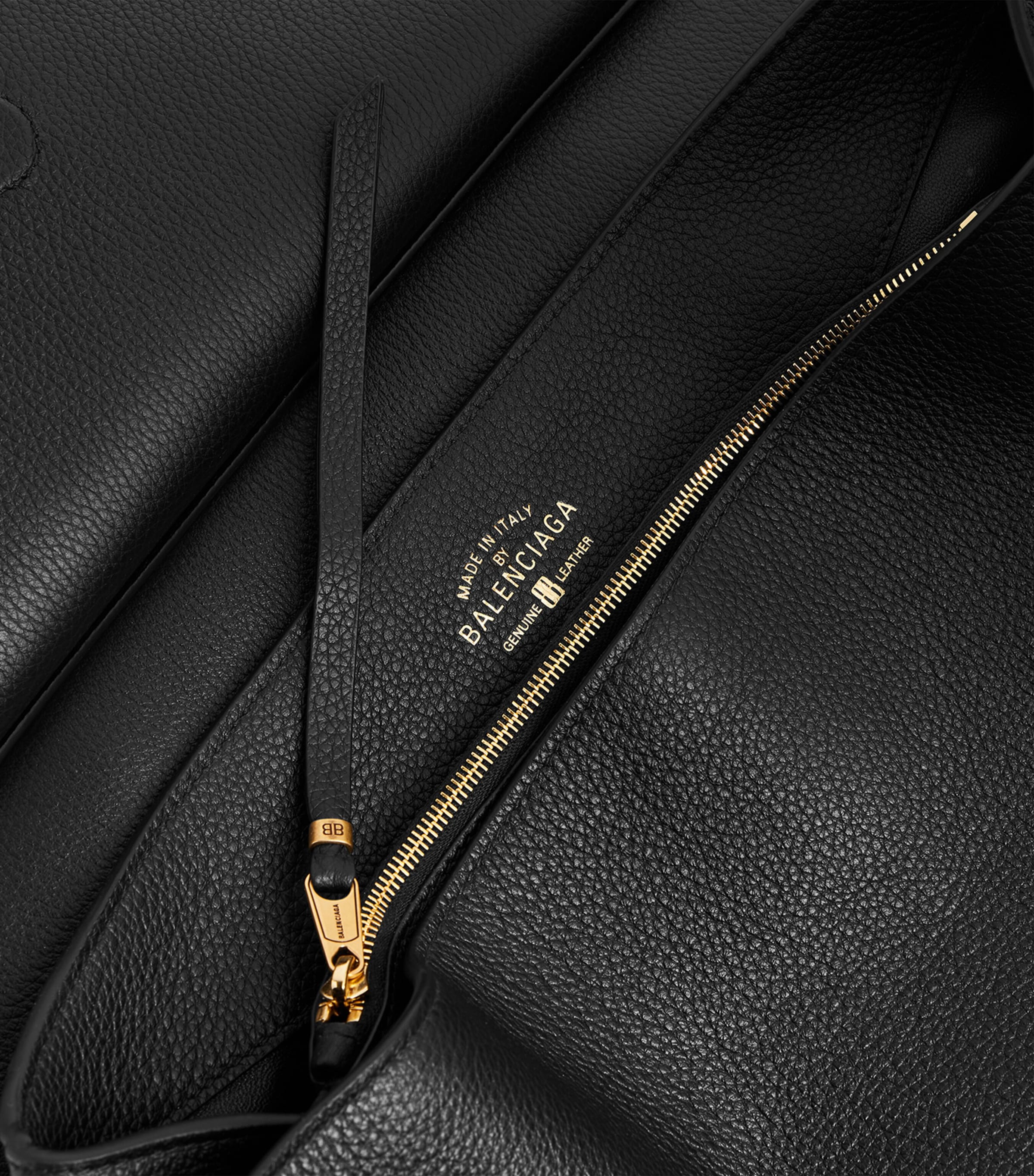 Small Leather Carrie Carry All Shoulder Bag 1000 Image 5