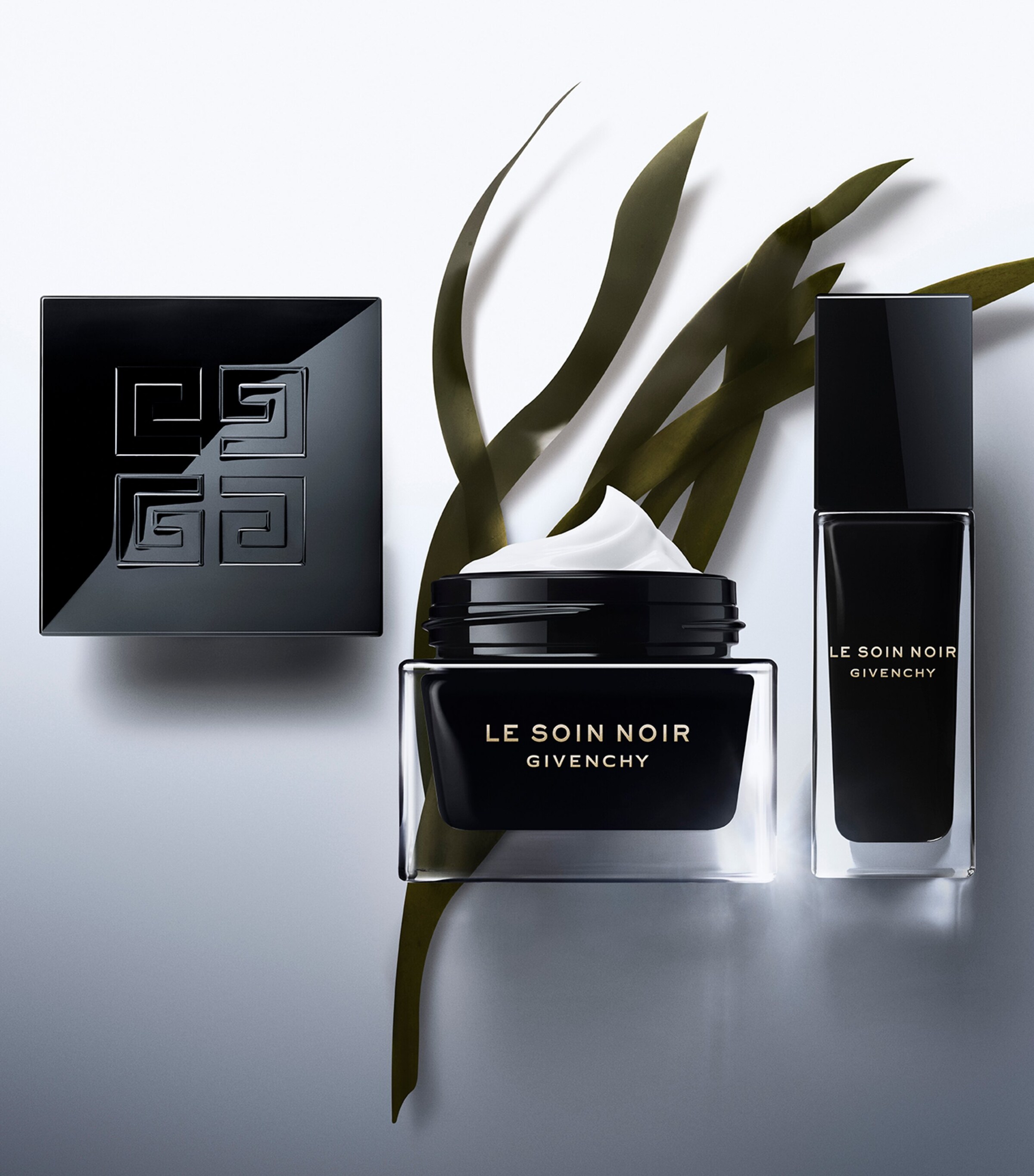 Le Soin Noir Serum (30ml) N/A Image 6