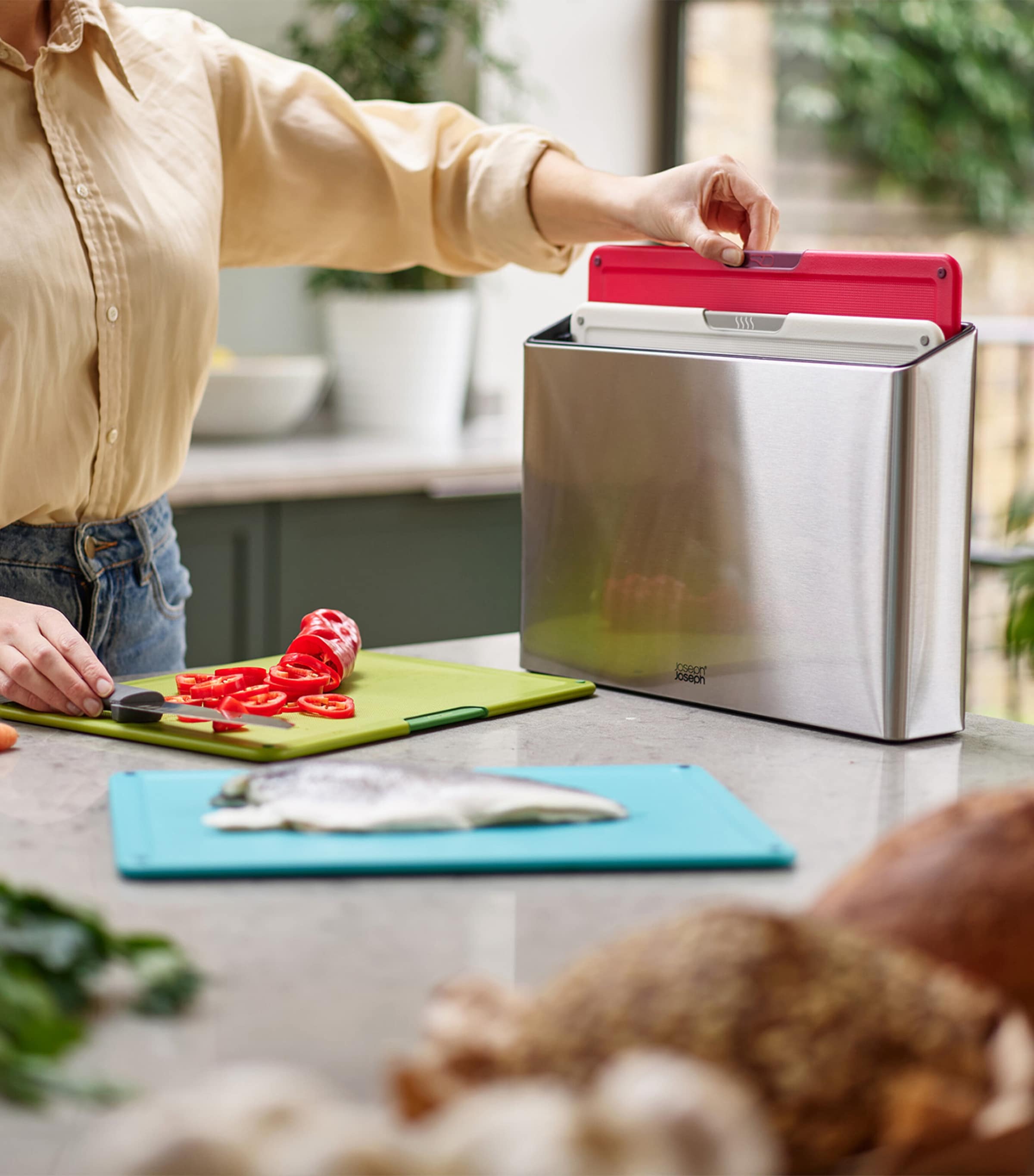 Set of 4 Folio Icon Chopping Boards MULTI Image 4