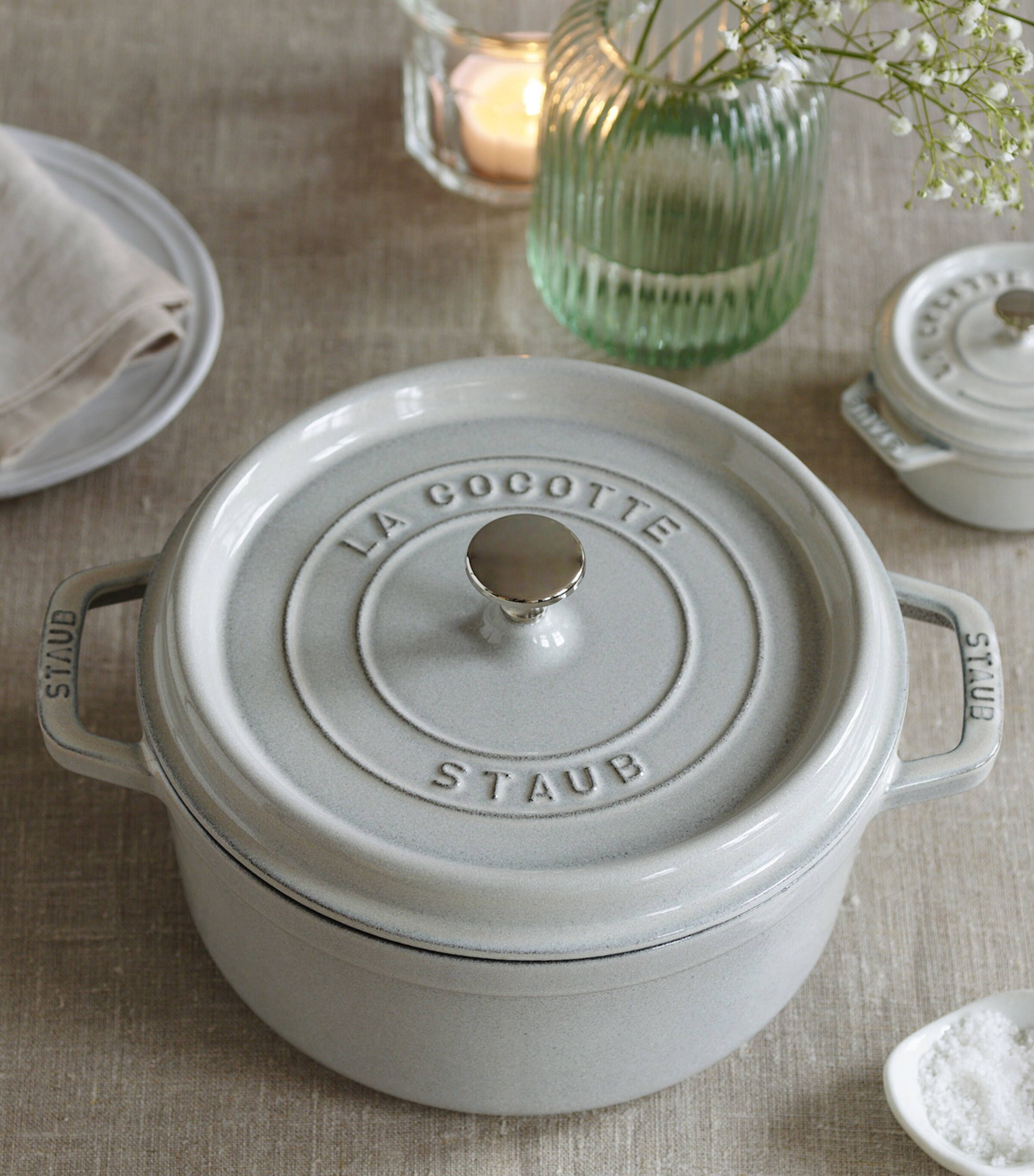 Staub Round Cocotte (26cm) | Harrods SA