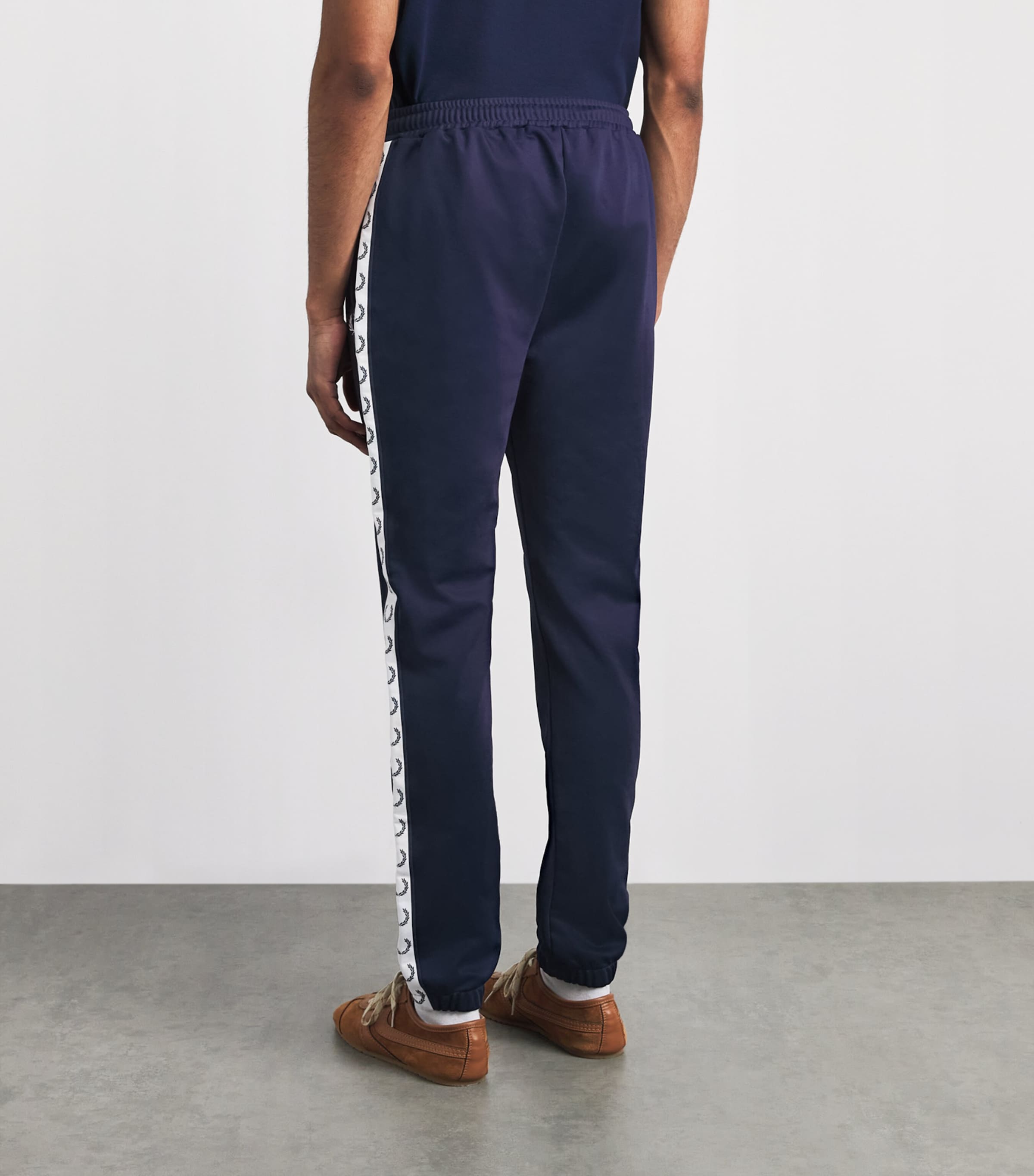 Fred Perry Mens Laurel Wreath Tape Sweatpants Carbon Blue Image 5