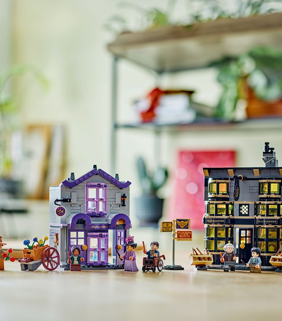 Harry Potter Ollivanders & Madam Malkin's Robes 76439 MULTI Image 6