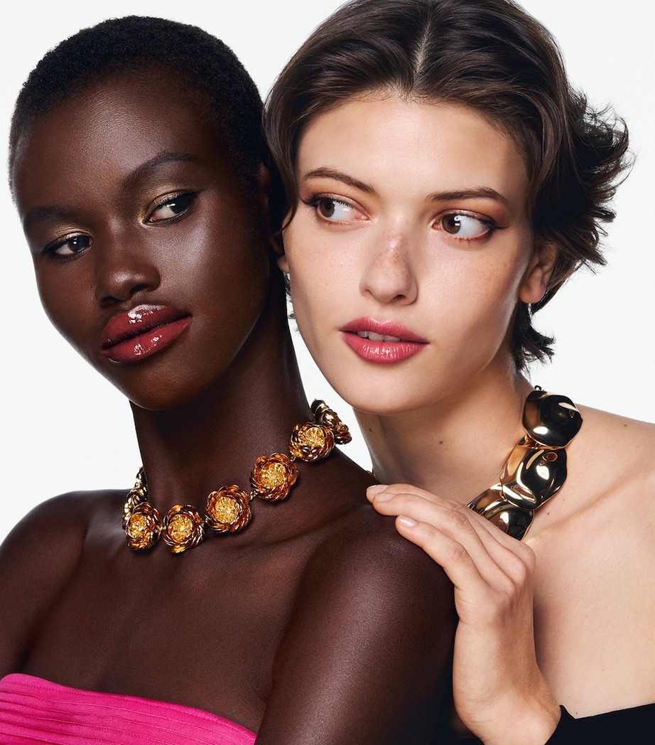 Nude Couture Triple Moisture Serum Foundation M320 Image 6