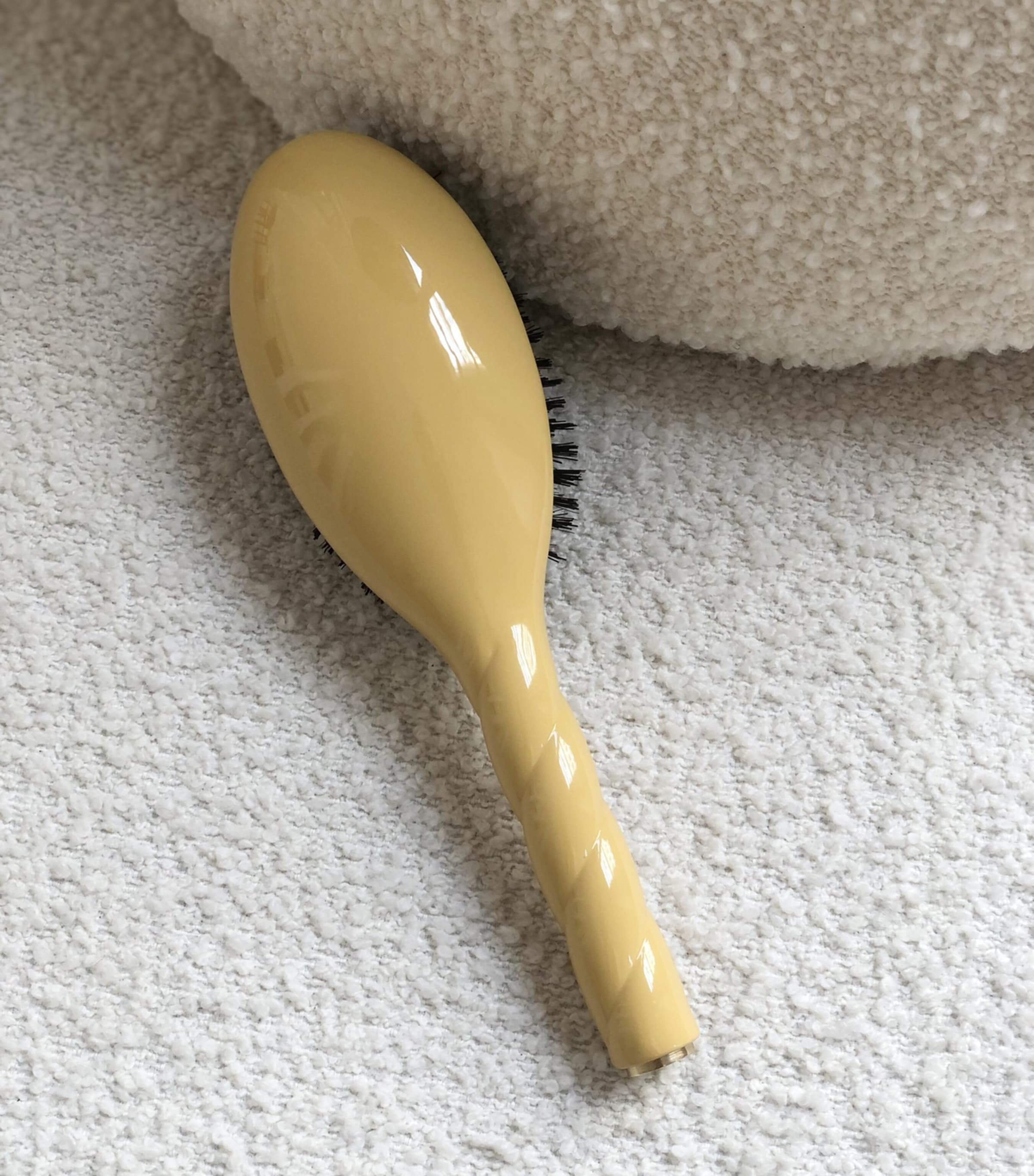 la bonne brosse N.01 The Universal Hair Care Brush Saffron Yellow Image 3