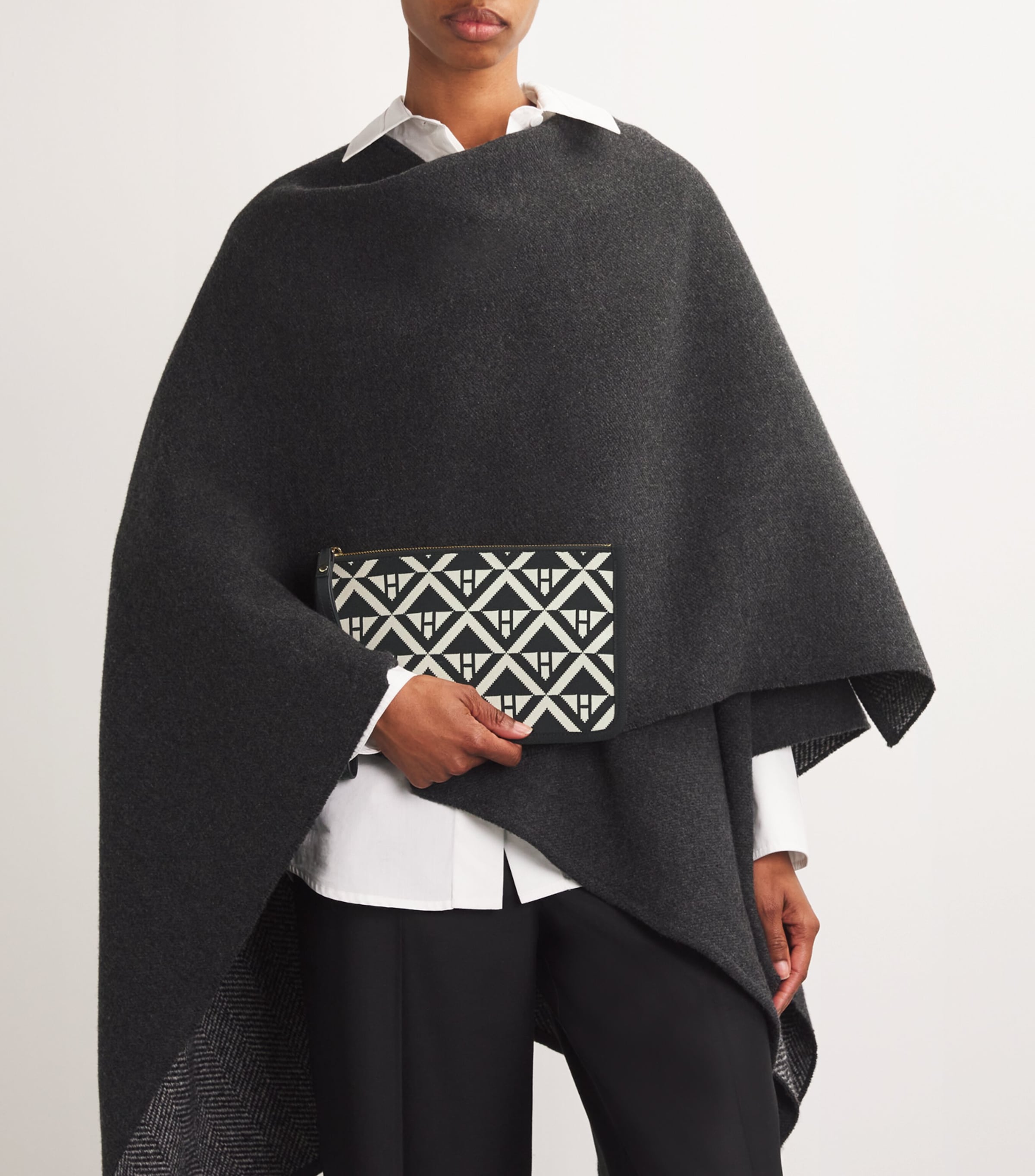 Geometric Pouch BLACK Image 2