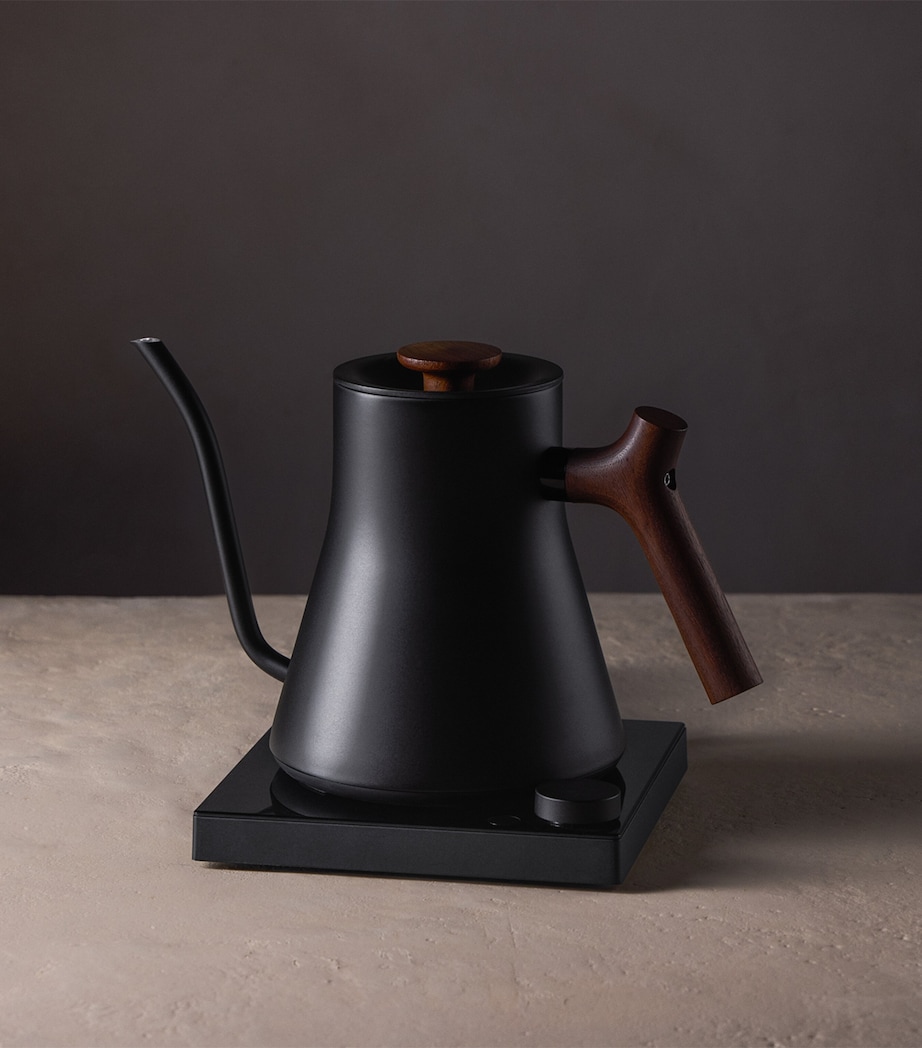 Stagg EKG Pro Electric Kettle MATTE BLACK + WALNUT Image 10