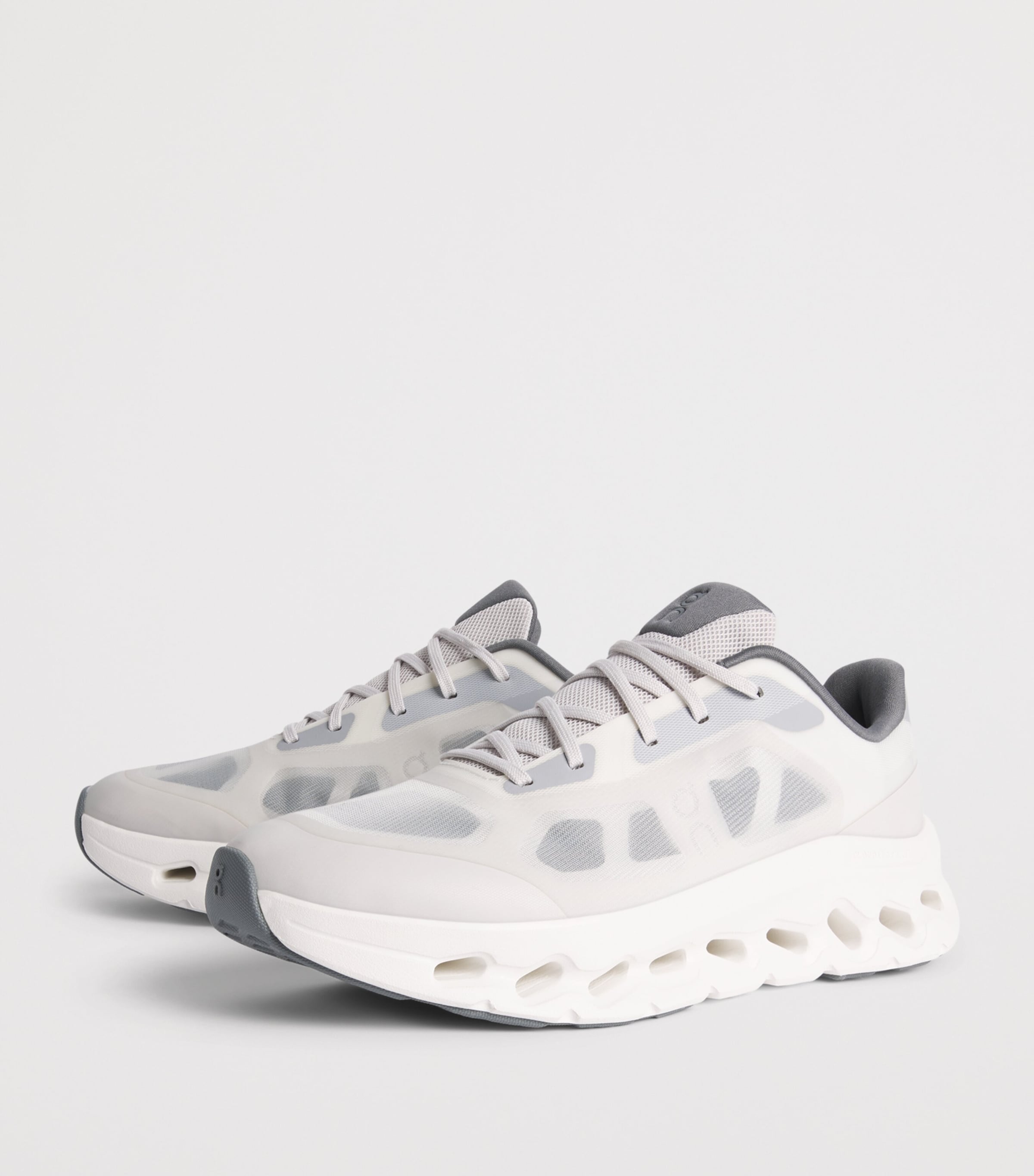On Mens Cloudtilt Remix Trainers Alloy | Ivory Image 3