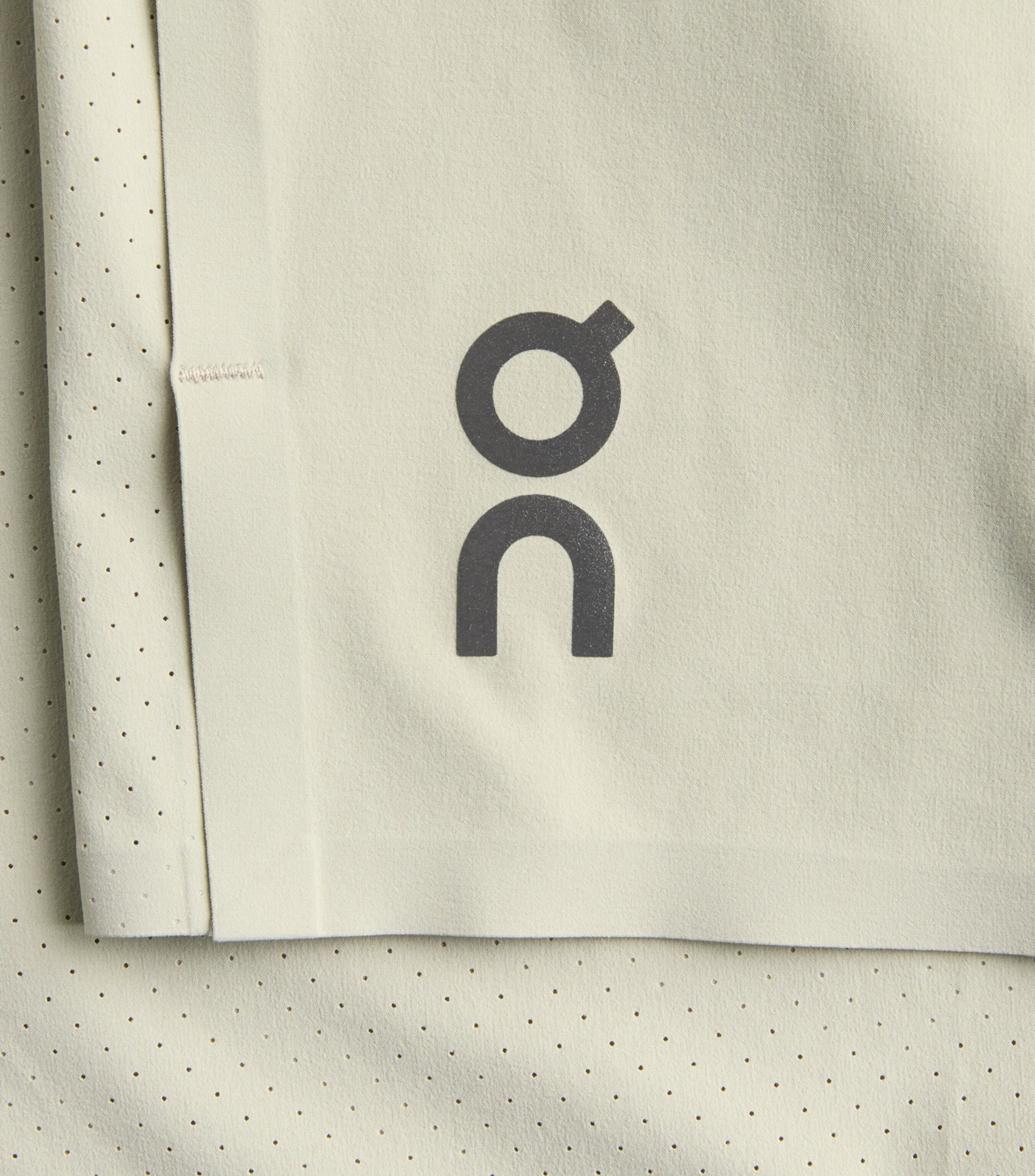 On Mens 7’’ Performance Shorts Brume Image 6