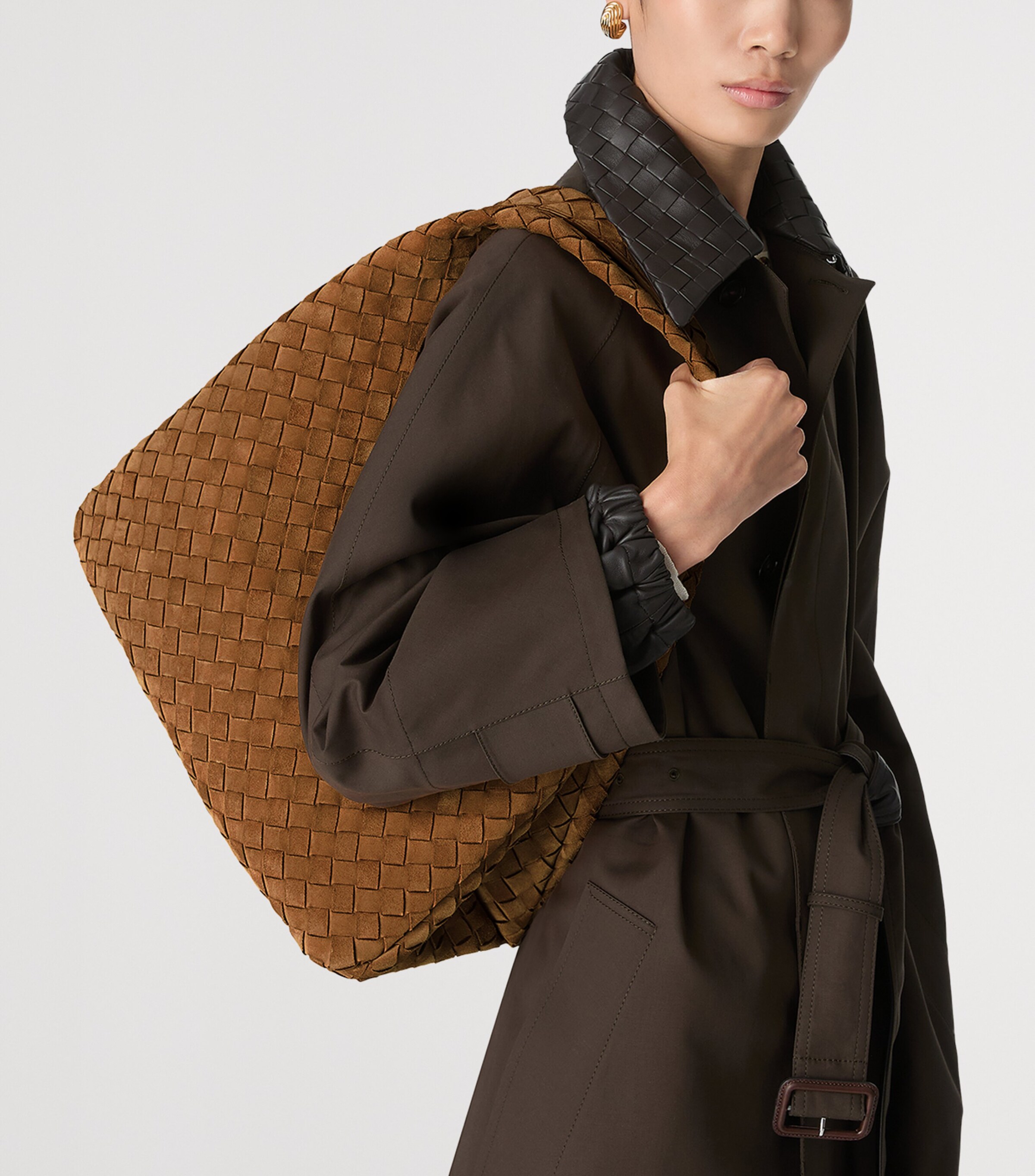 Bottega Veneta Large Leather Campana Shoulder Bag Image 2