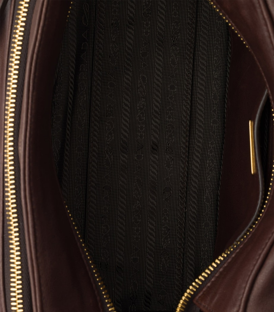 Medium Leather Explore Shoulder Bag F0038 Image 4