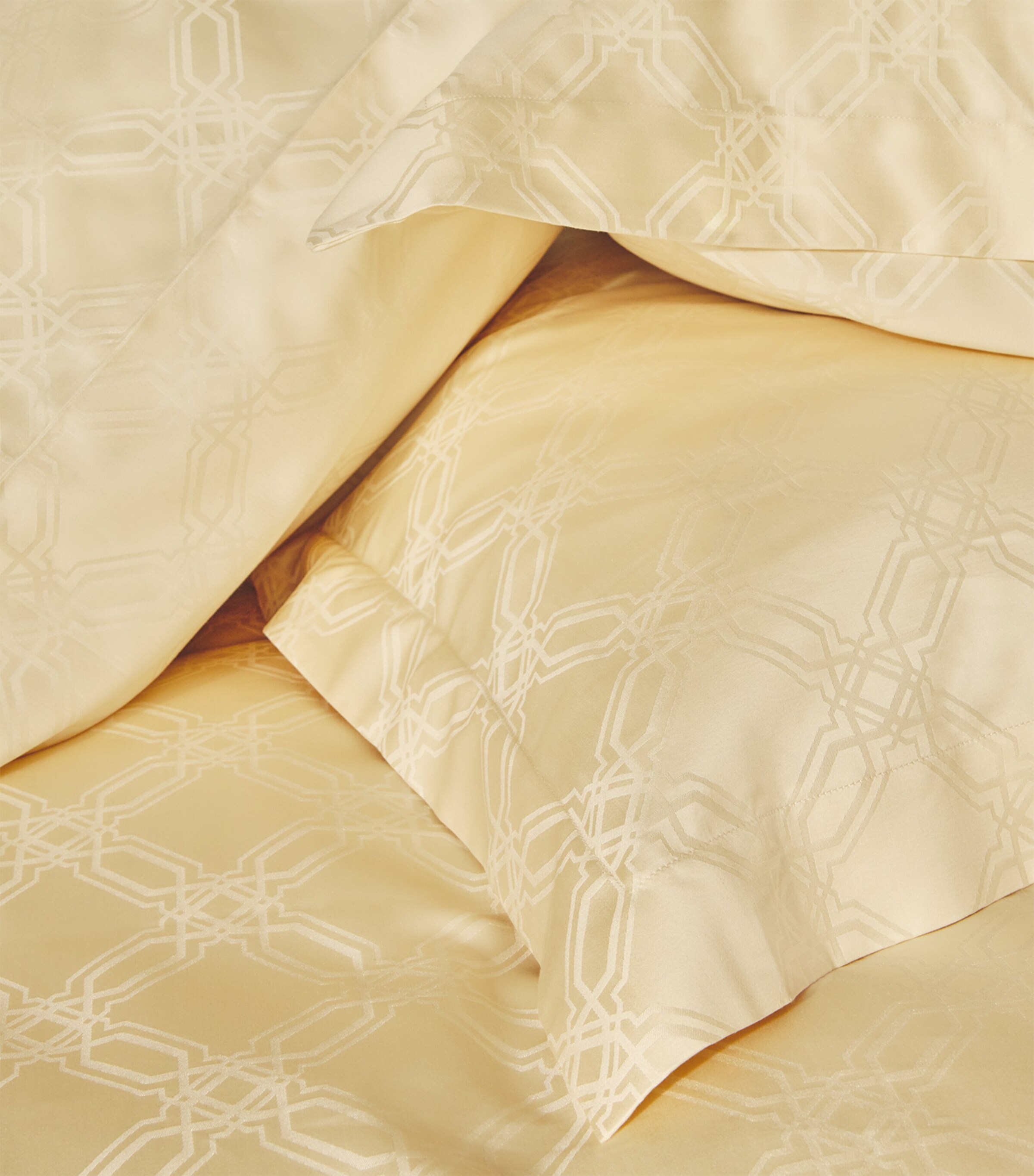 Harrods of London Halsey Square Pillowcase Pair (65cm x 65cm) White Image 4