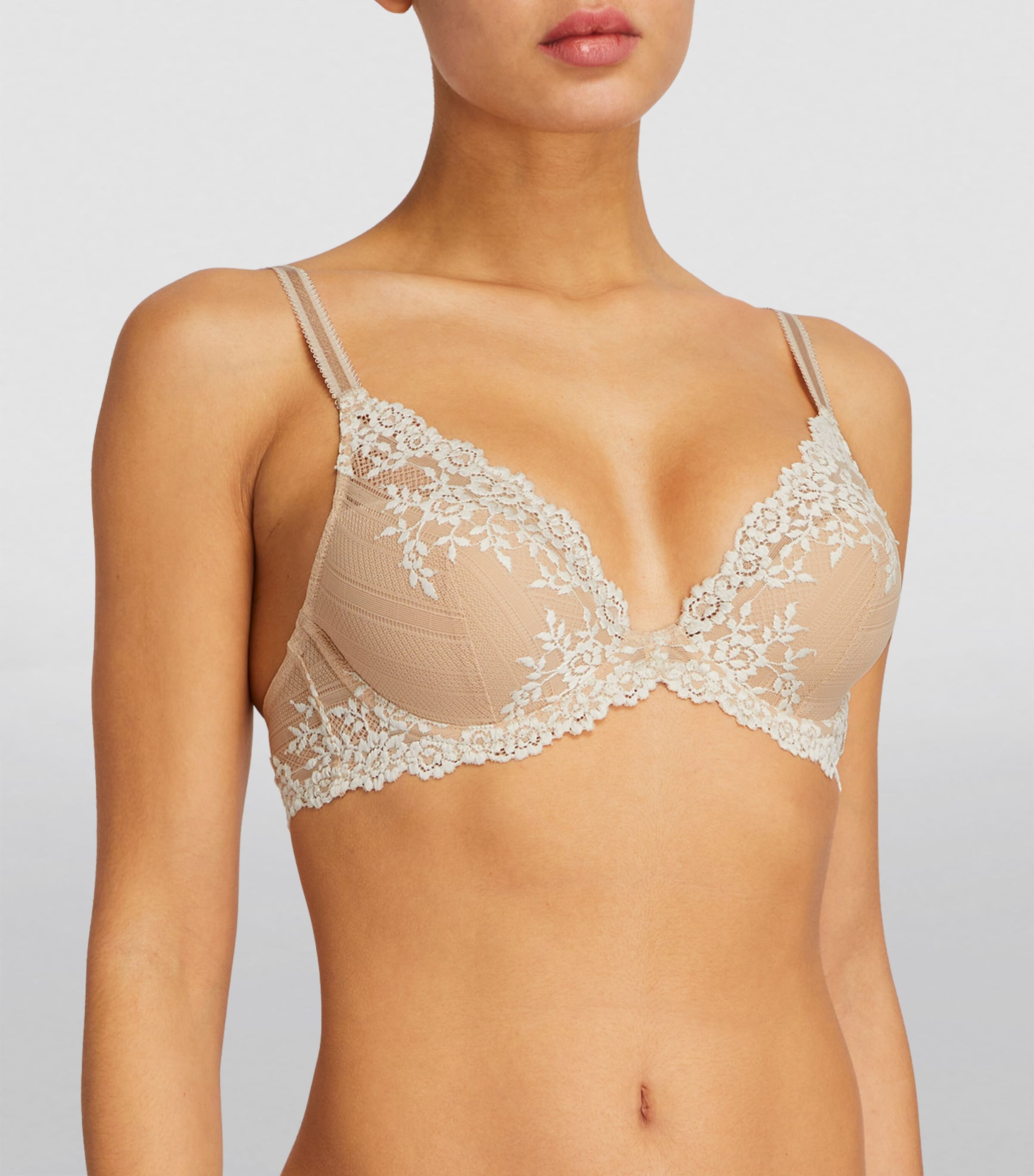 Embrace Lace Underwired Plunge Bra NATRLY NUD/IVRY(271) Image 2