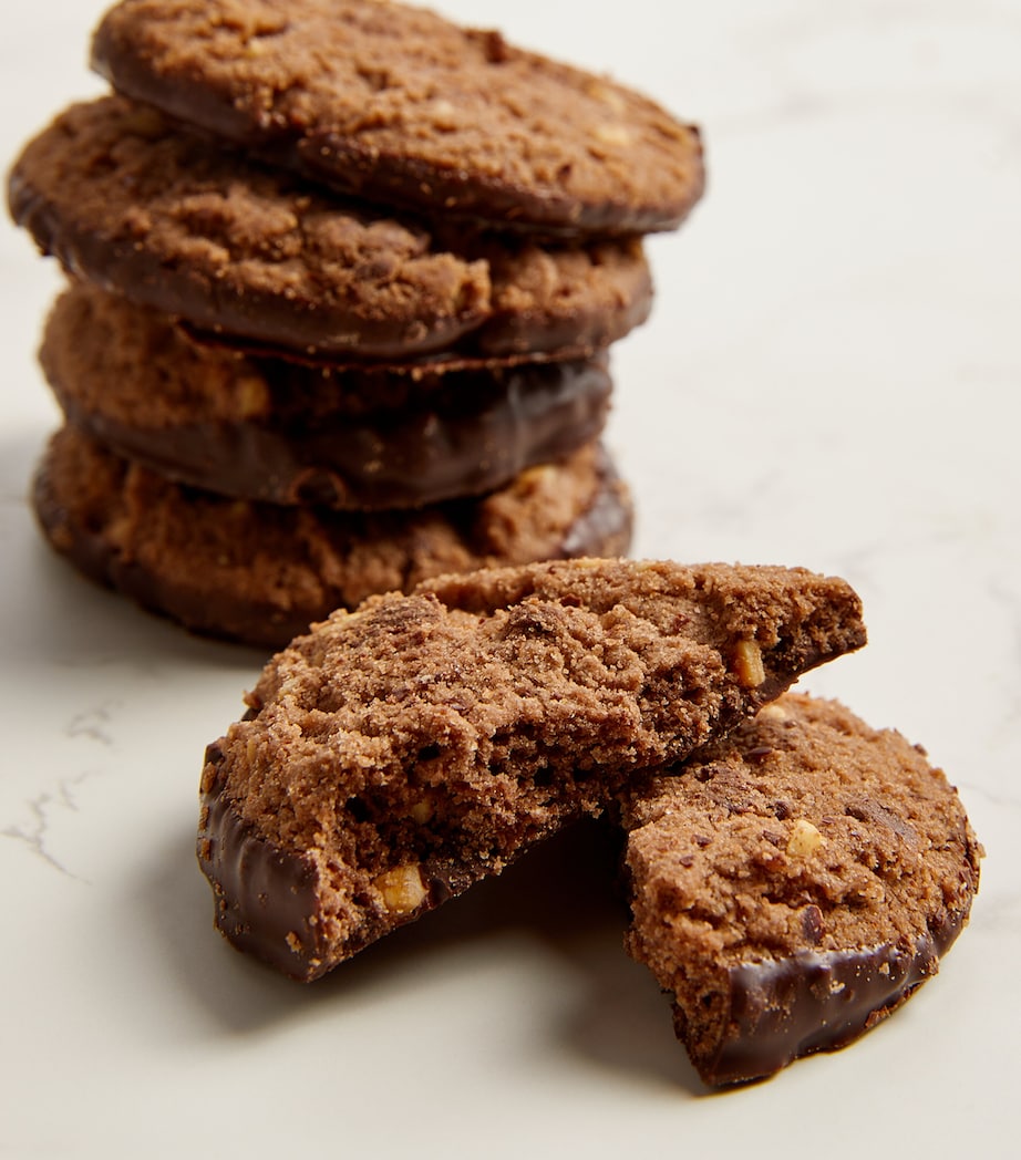 Harrods Dark Chocolate, Hazelnut & Chocolate Chip Biscuits (200g) Image 4
