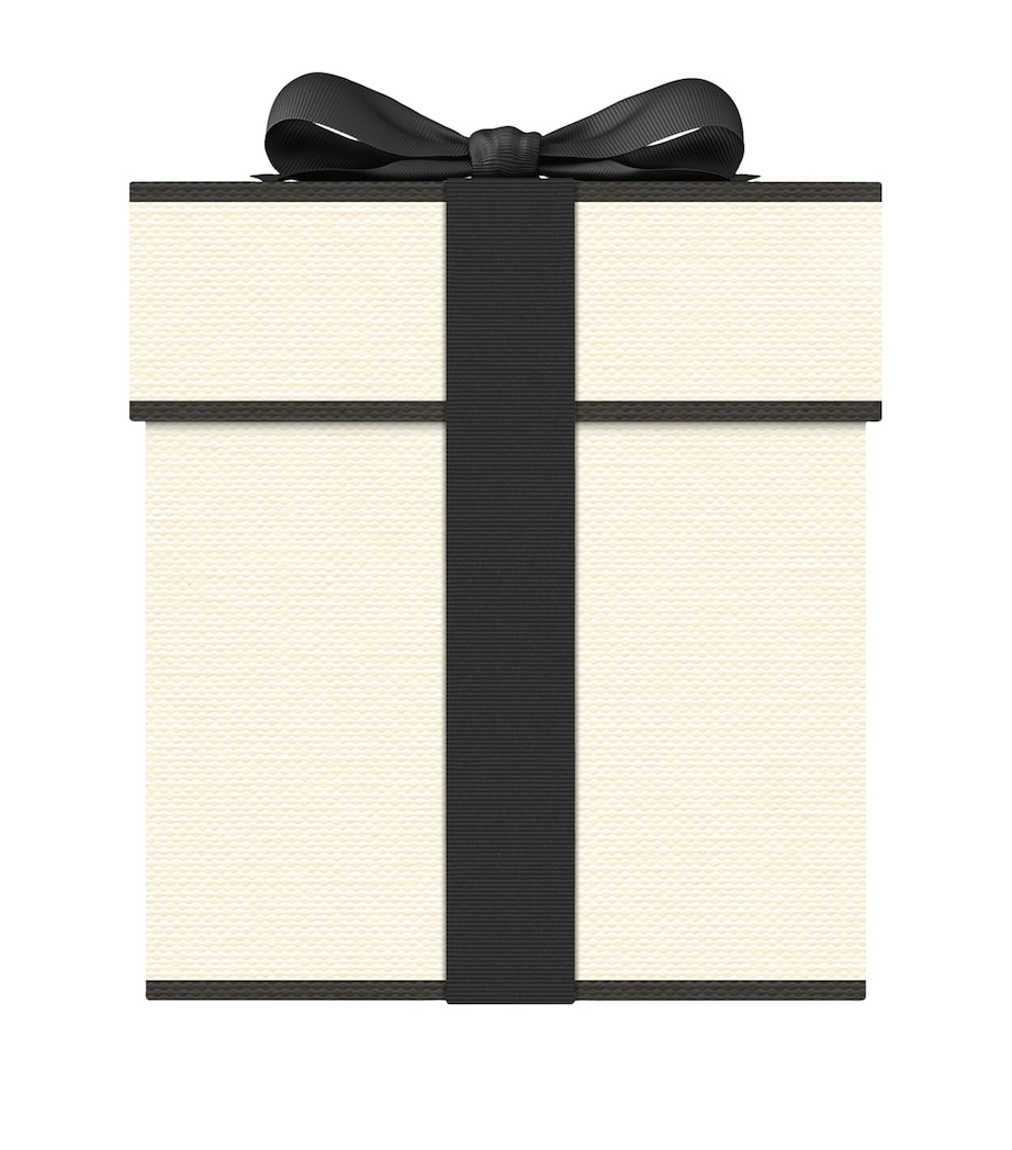 Blackberry & Bay Classic Candle (200g) NO COLOUR Image 2