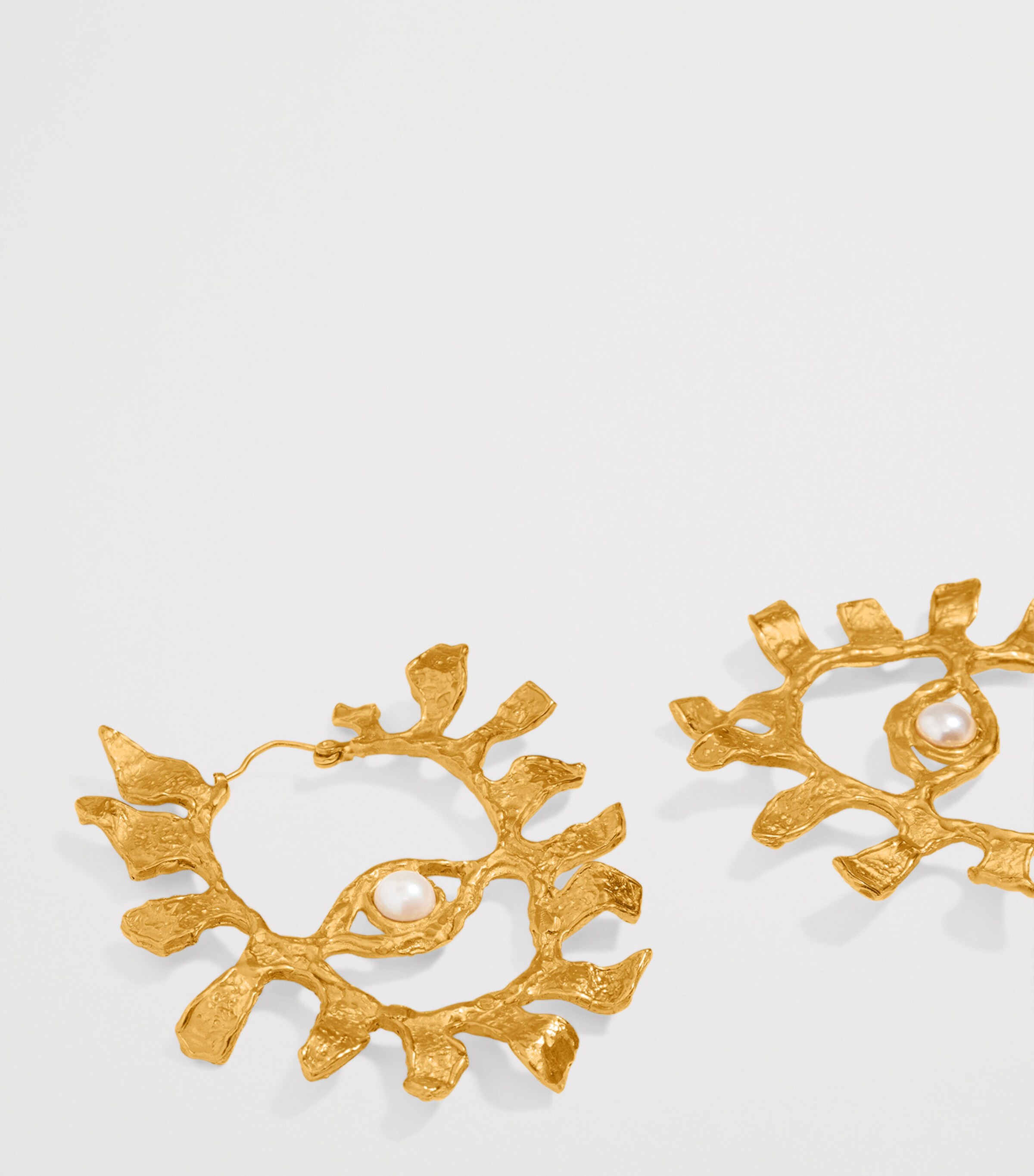 Eye Pendant Earrings 001 GOLD Image 4