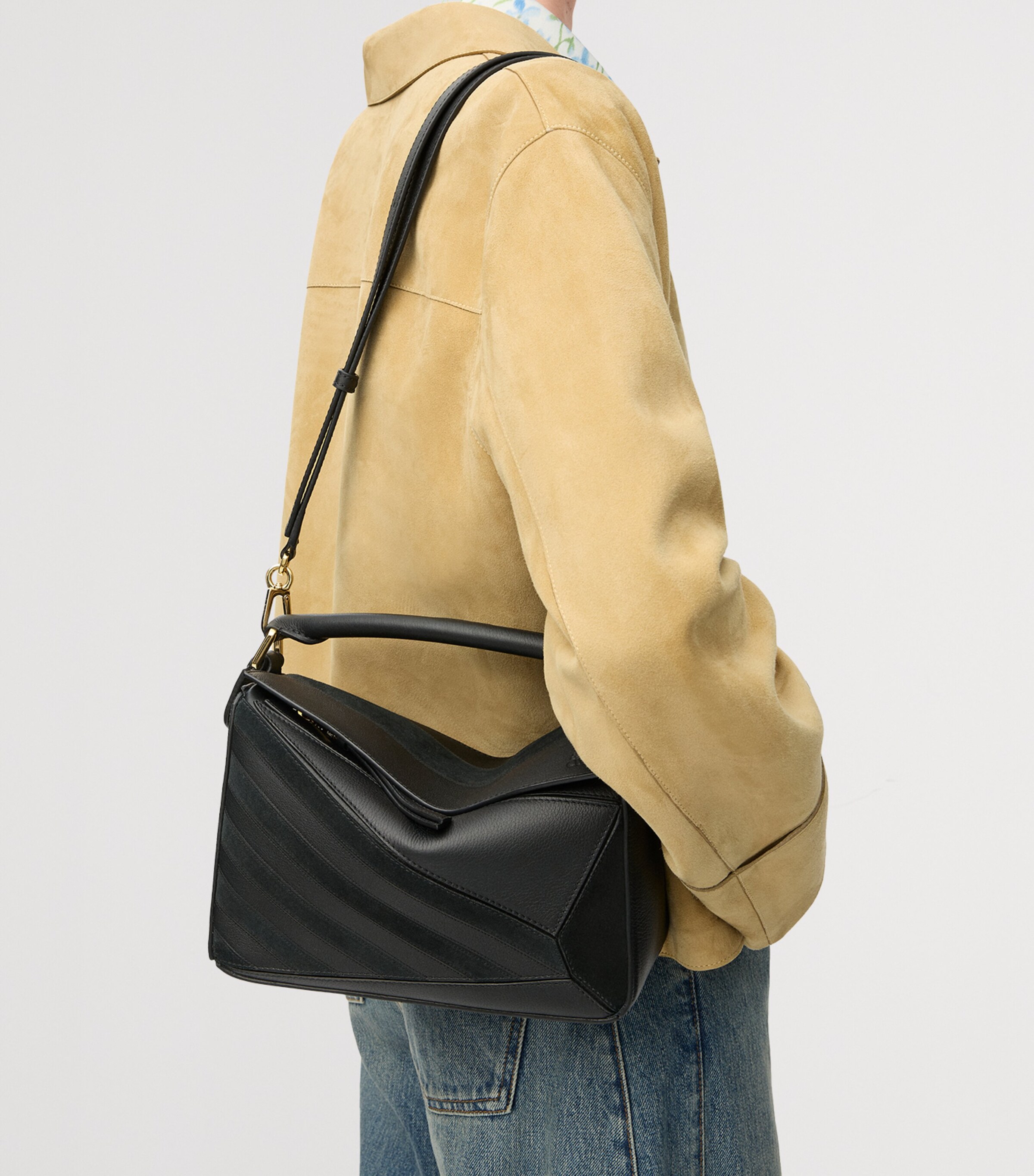 Small Leather Stripe Puzzle Edge Top-Handle Bag BLACK Image 10