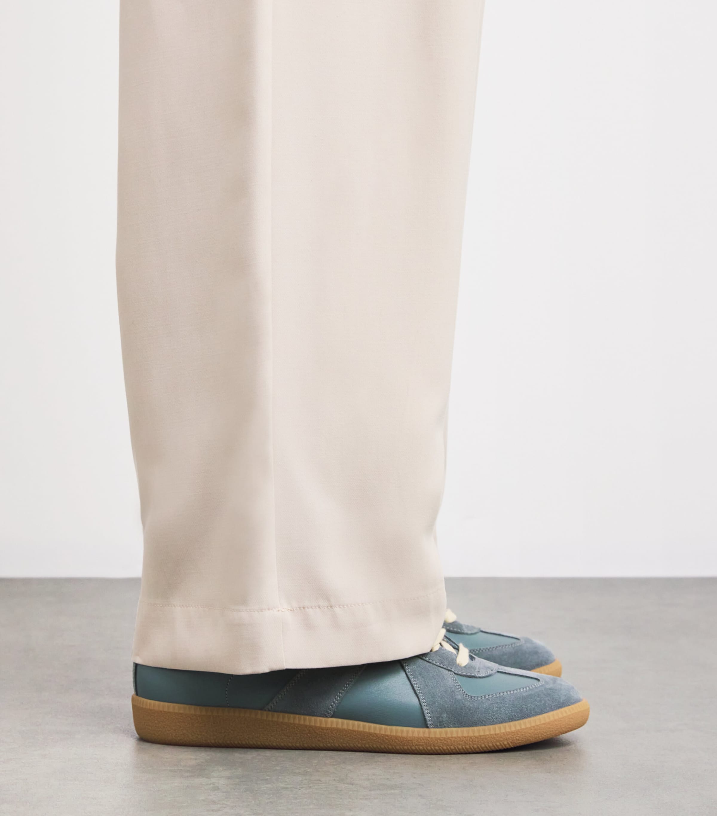 Maison Margiela Mens Leather-Suede Replica Sneakers Pale Blue Image 2