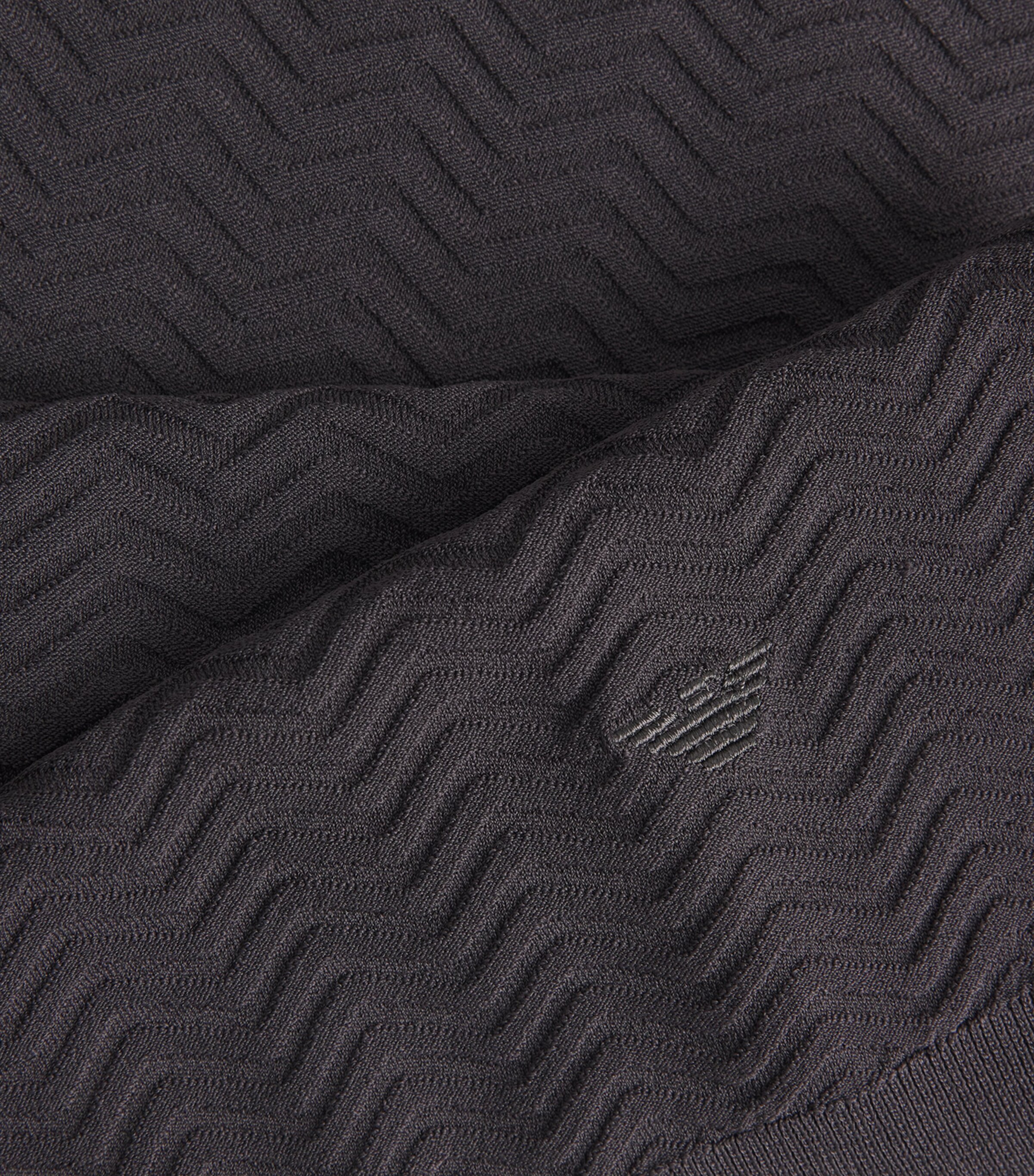 Embossed T-Shirt U8168 Image 5