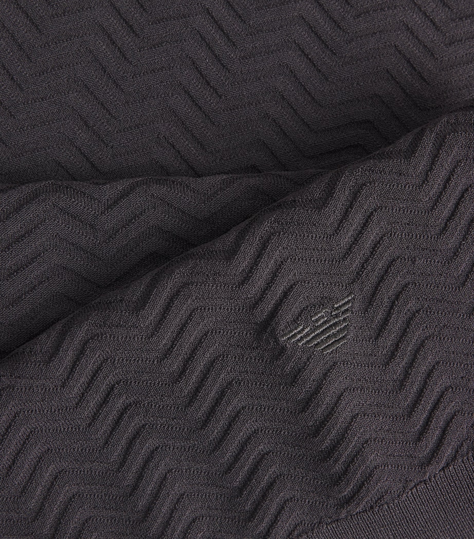 Embossed T-Shirt U8168 Image 5