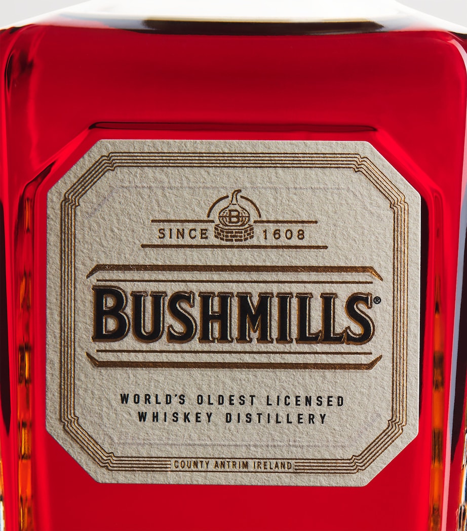 Bushmills 25-Year-Old Single Malt Irish Whisky (70cl) Image 3