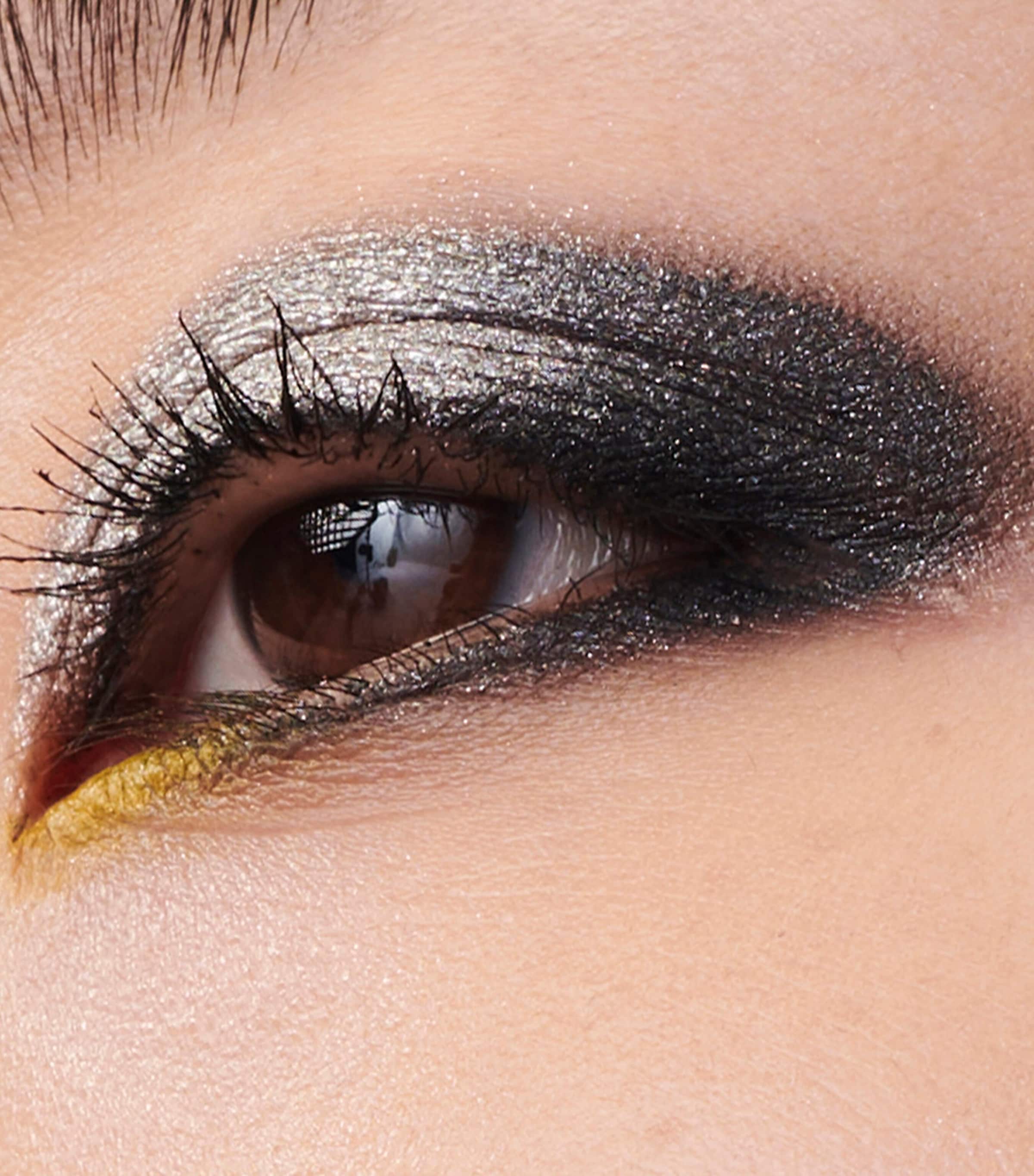 Dimensions Durable Multi-Effect Eyeshadow Palette - Refill 02 Image 3