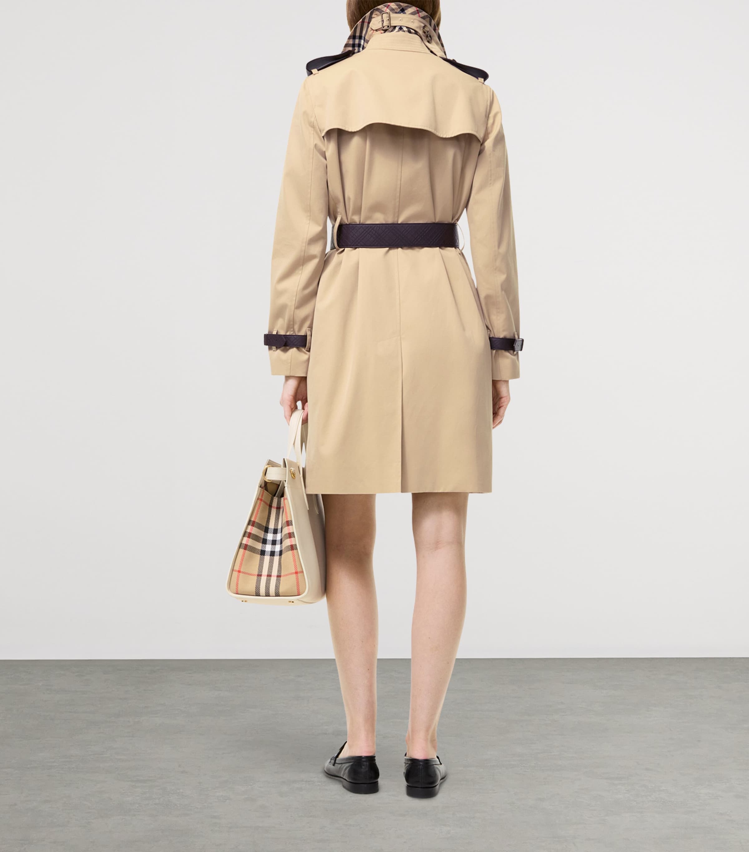 Burberry Womens Gabardine Kensington Mid-Length Trench Coat Honey Image 4