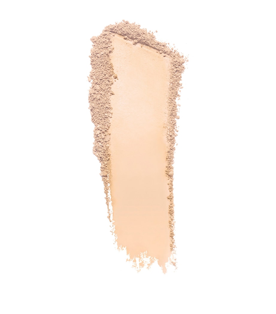 Double Wear Stay-in-Place Matte Powder Foundation 2C3 Image 2