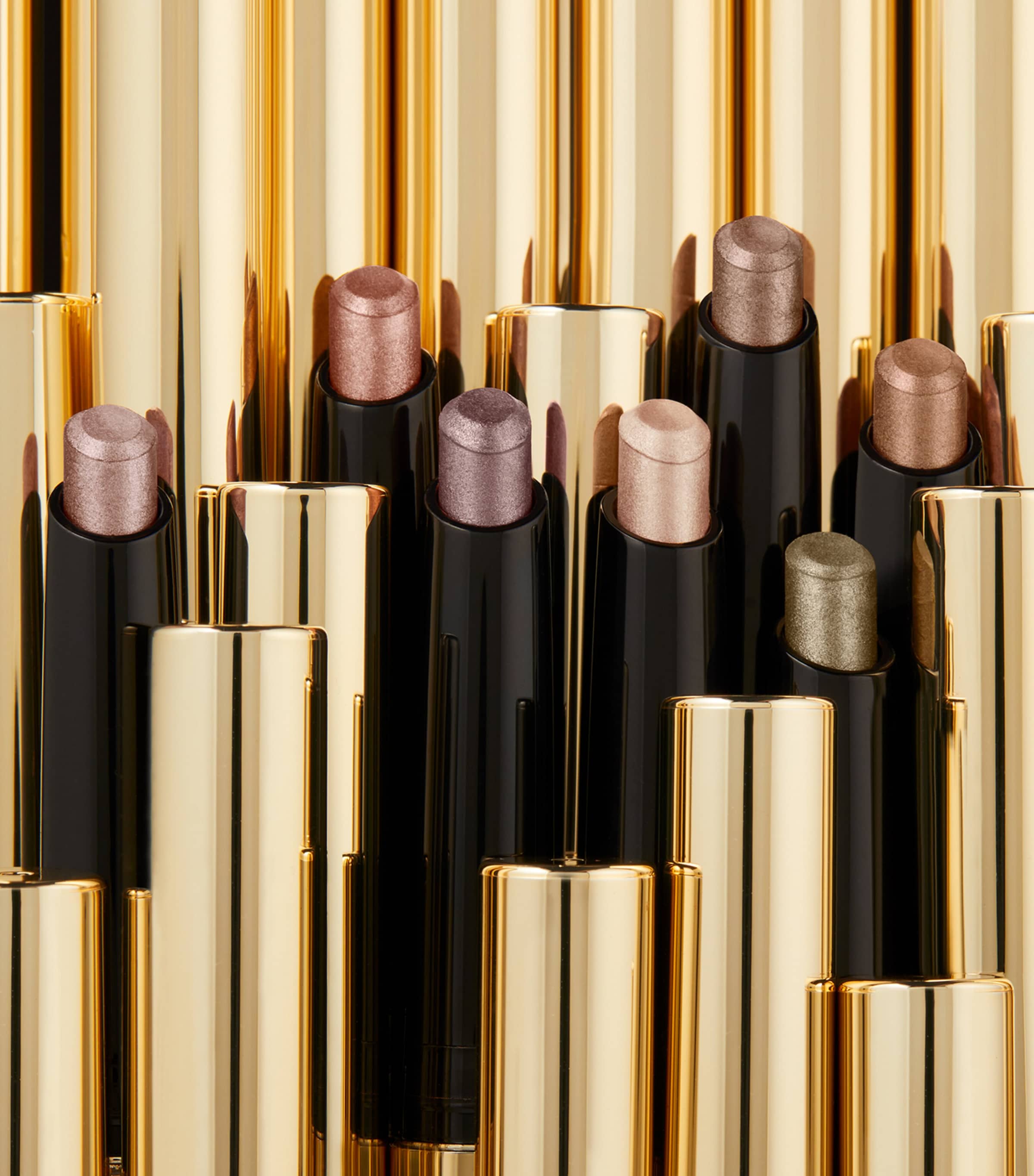 Hourglass Voyeur Eyeshadow Stick Phoenix Image 3