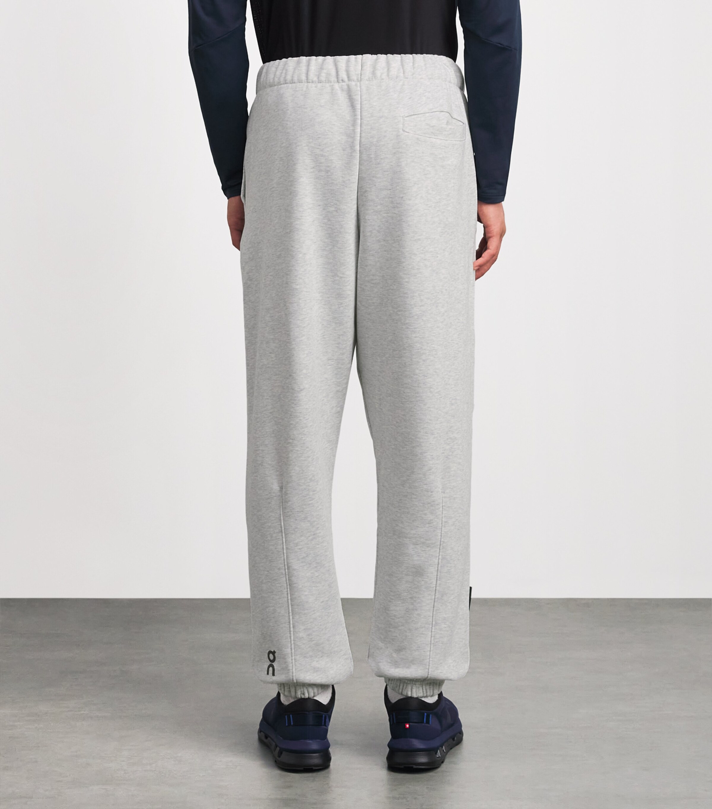 On Mens Organic Cotton-Blend Club Sweatpants Crater Image 5