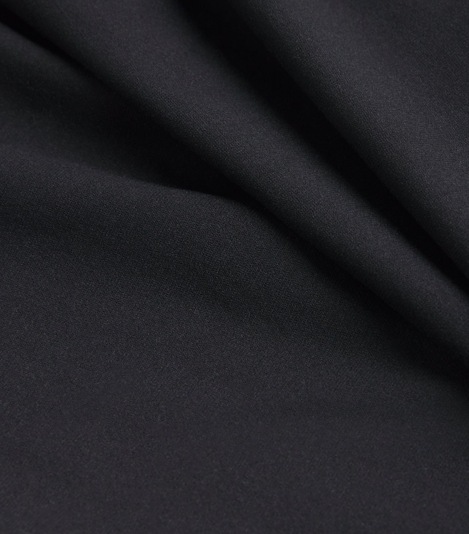 SoftStretch Mid-Thigh Shorts 011 BLACK Image 4