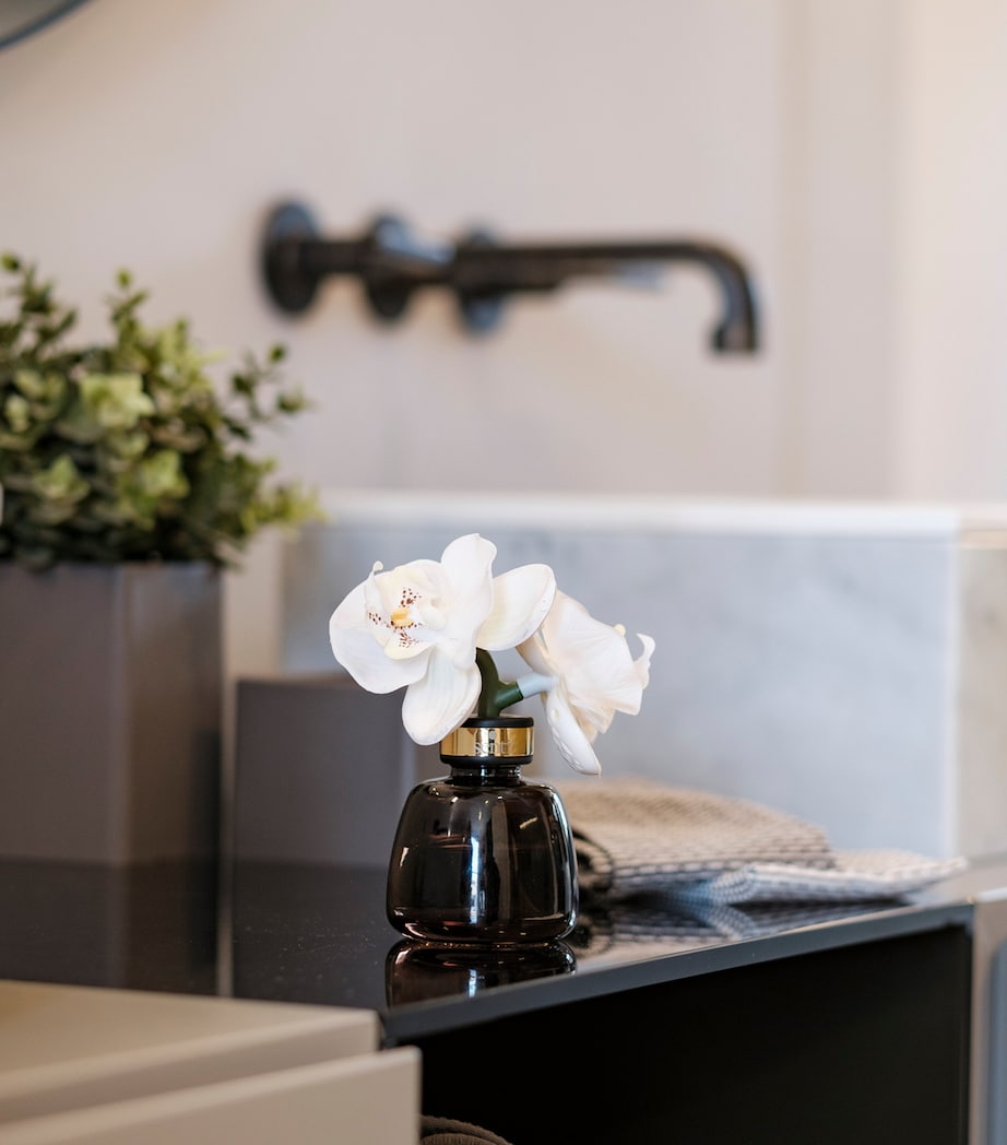 The Little Orchid Amber and Oud Diffuser (100ml) BRONZE Image 2