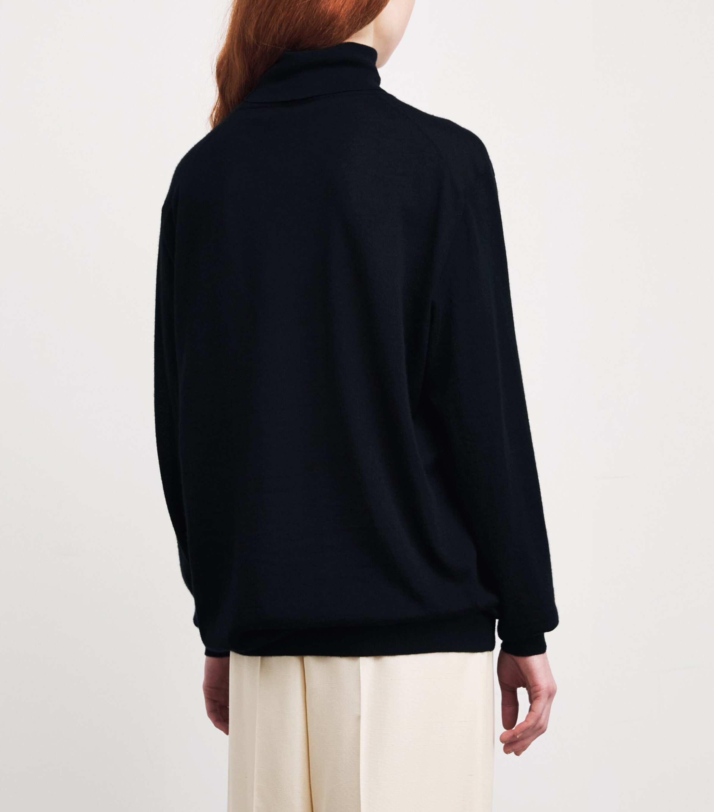The Row Womens Nabari Cashmere Rollneck Sweater Black Image 4