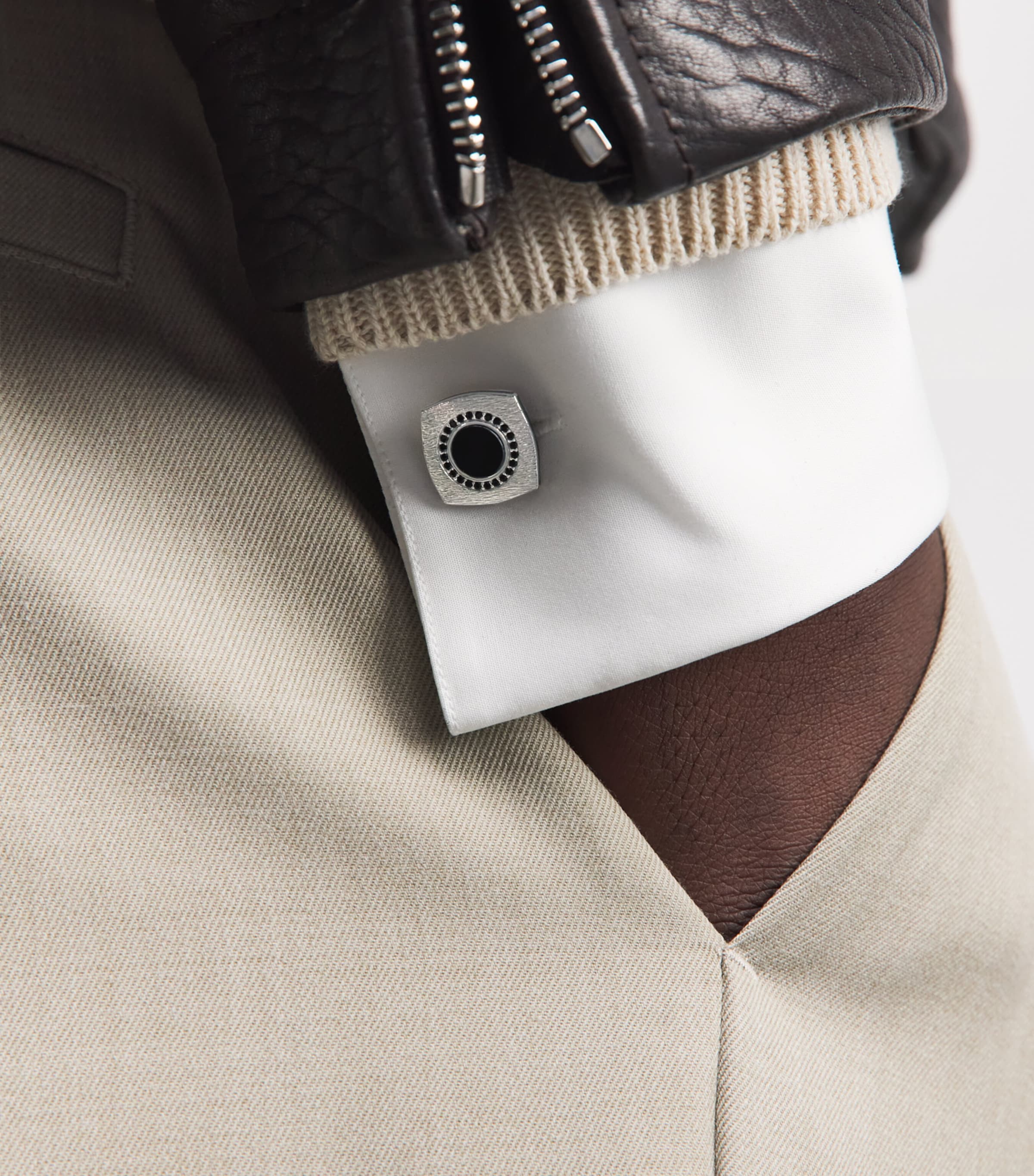 Tateossian Rhodium-Plated Graffiato Rounded Square Cufflinks Black Image 4