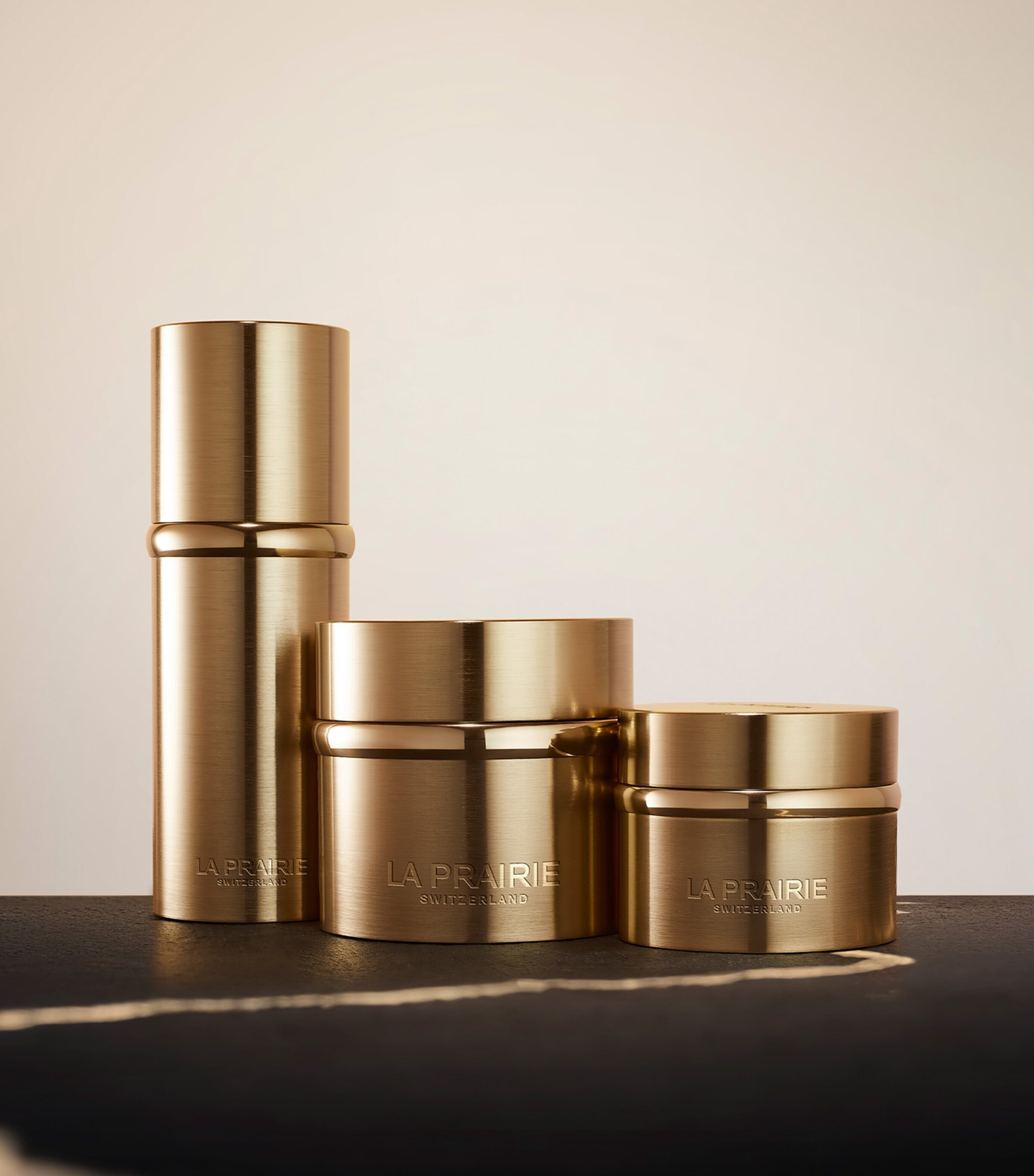 Pure Gold Radiance Eye Cream (20ml) NO COLOUR Image 7