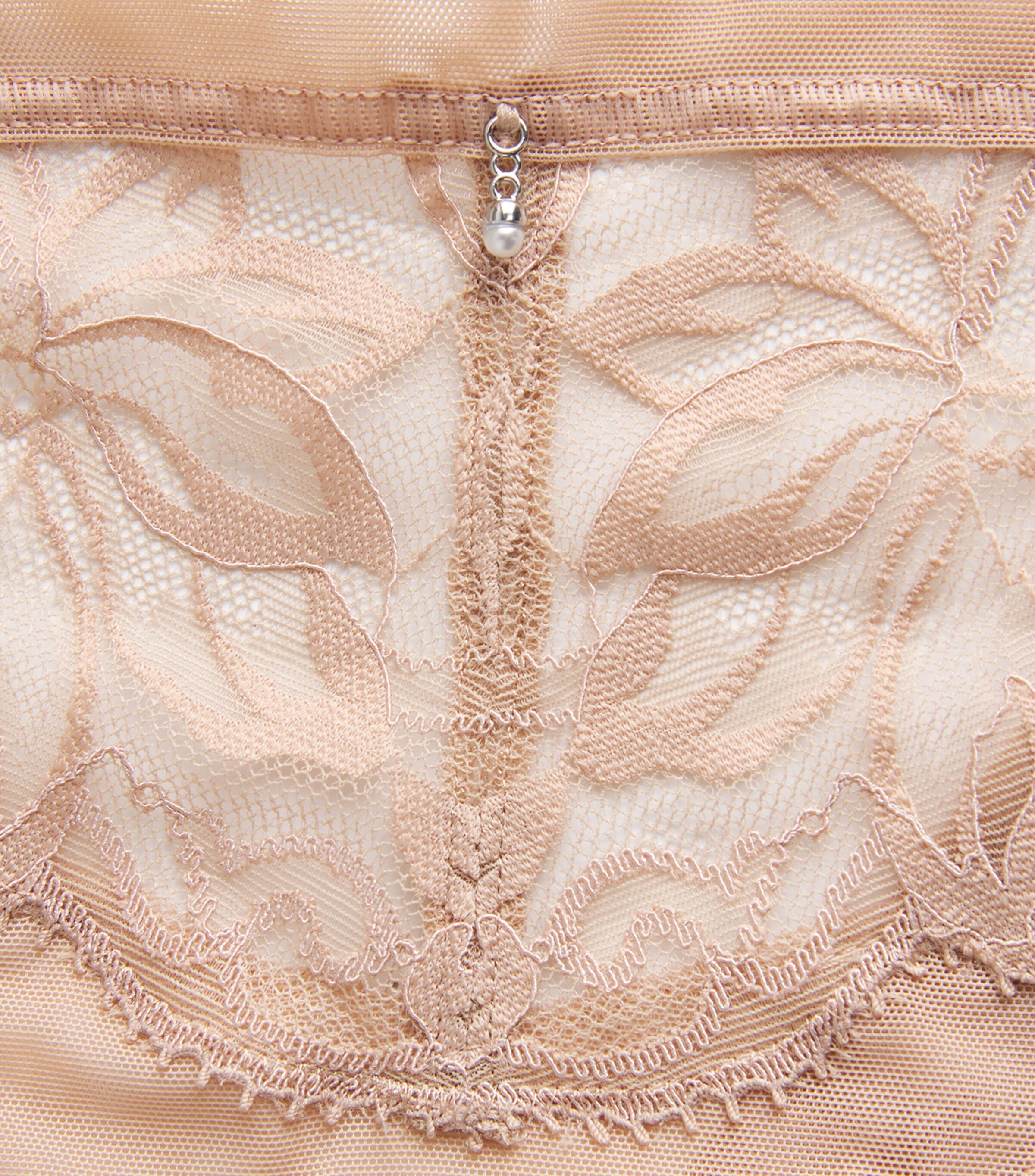 Wacoal Womens Lace-Trim Abéllia Tanga Roebuck Image 4