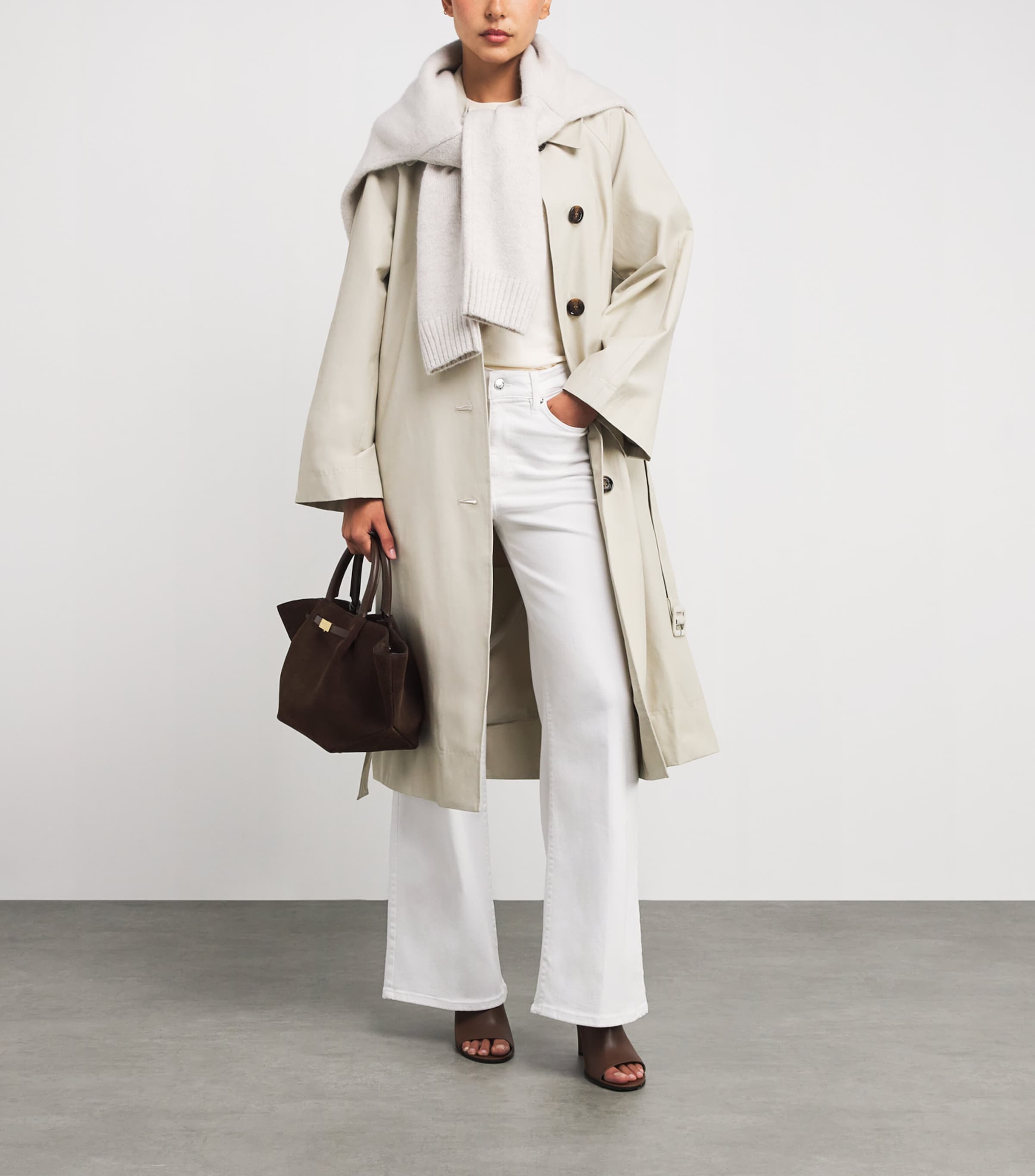 The Icon Flared Jeans WHITE Image 2