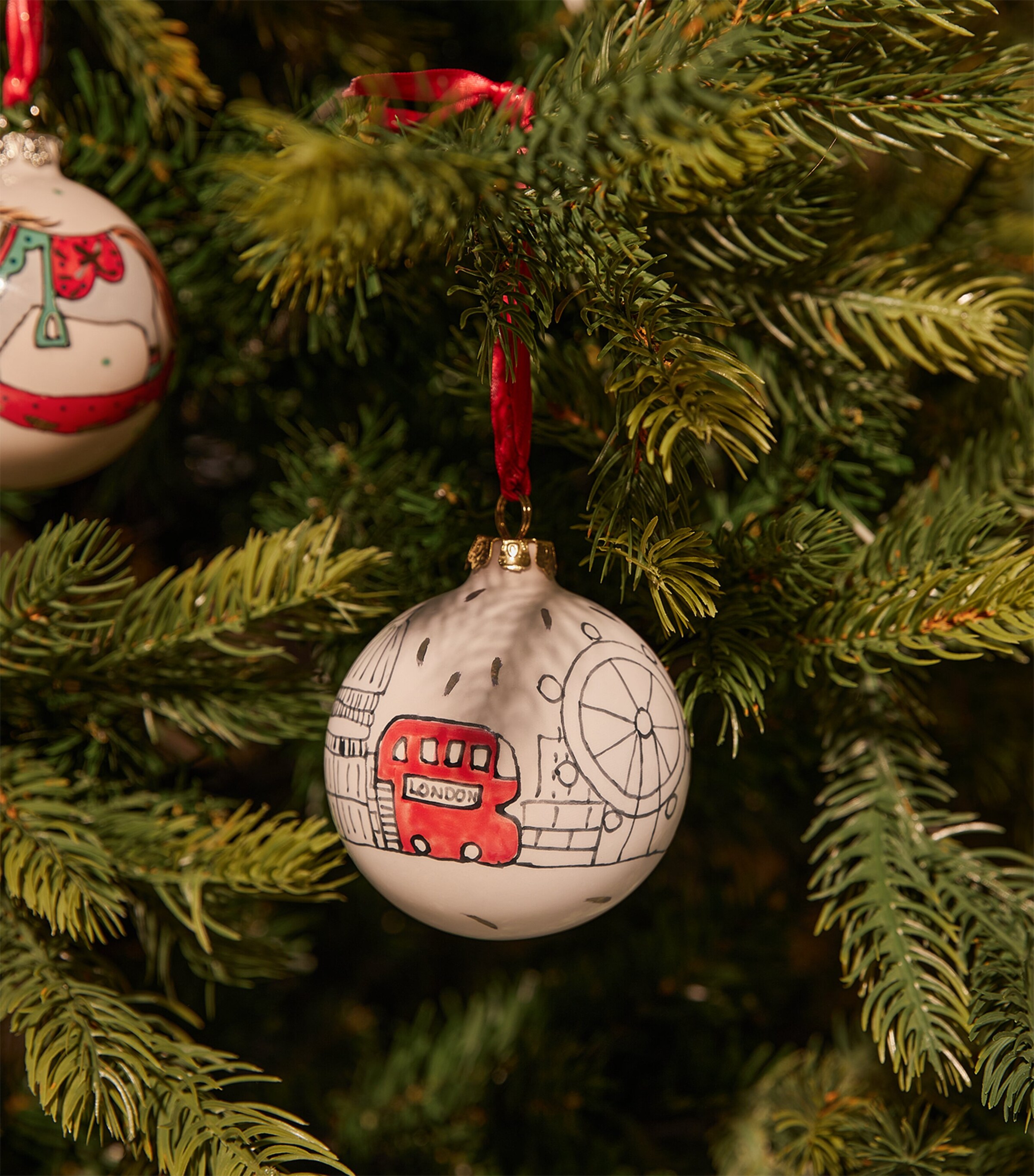 London Landmarks Bauble MULTI Image 2