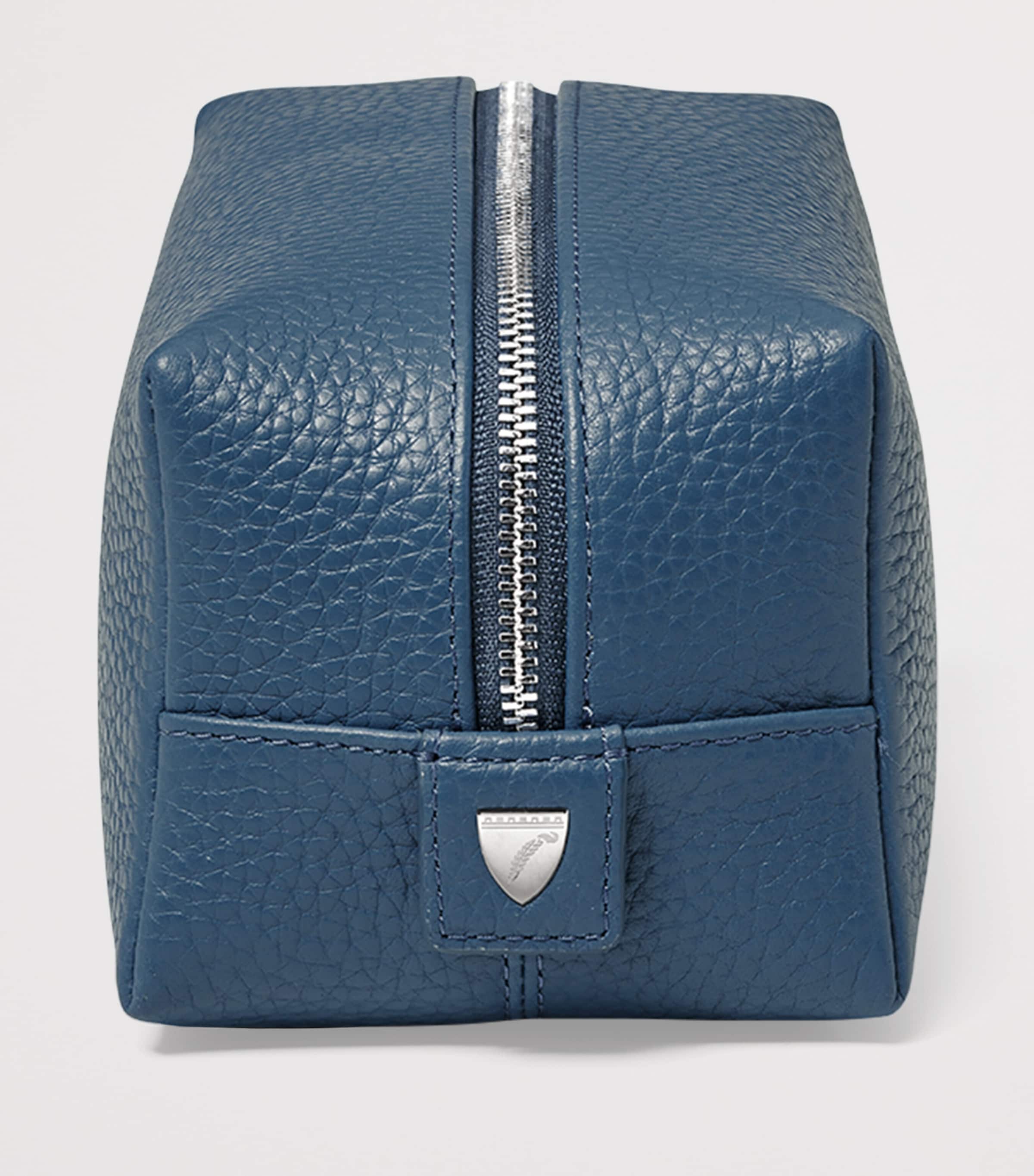 Medium Leather London Cosmetic Case TOPAZ Image 3