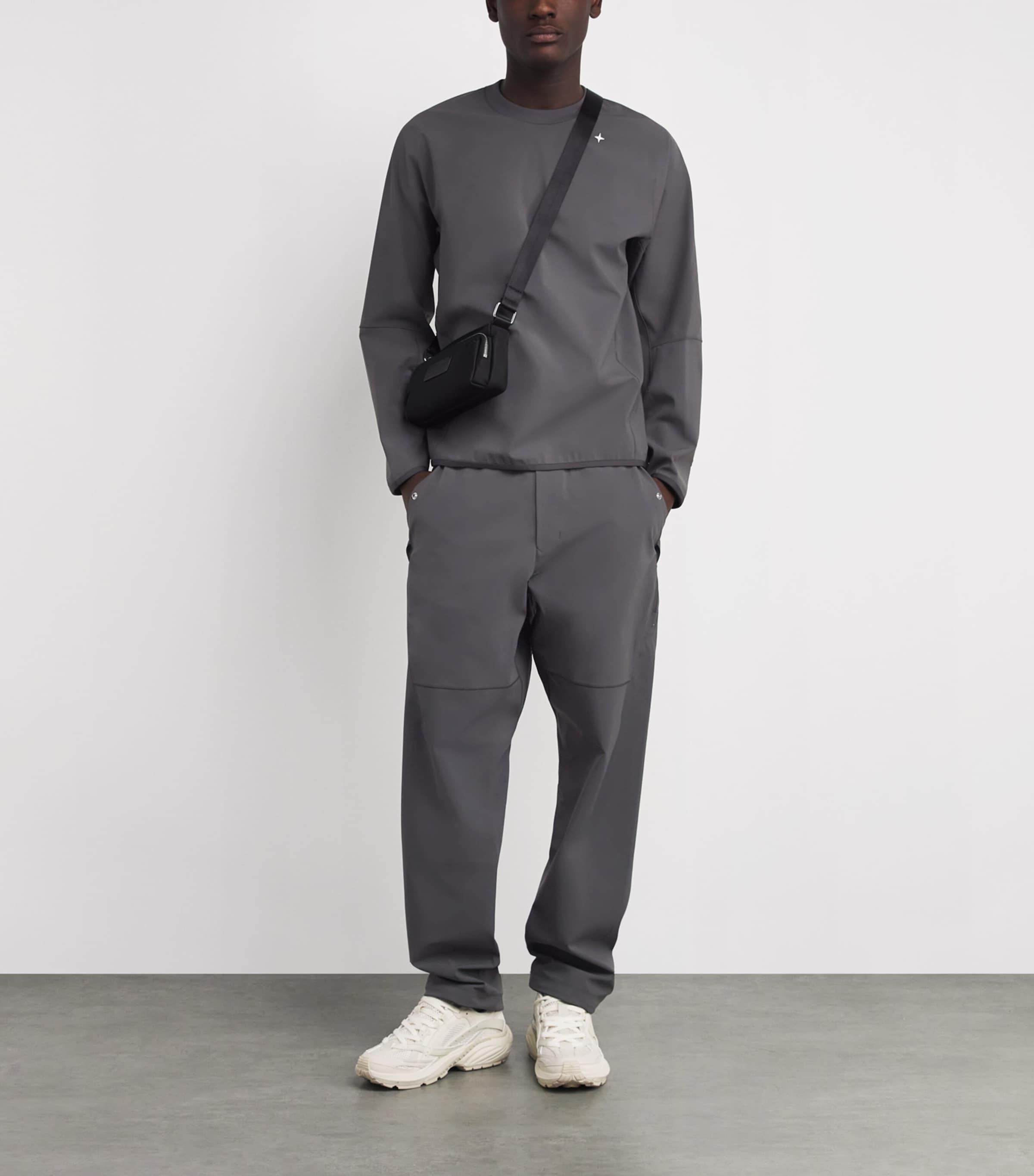 Water-Resistant Coated Sweatpants V0062 Image 2