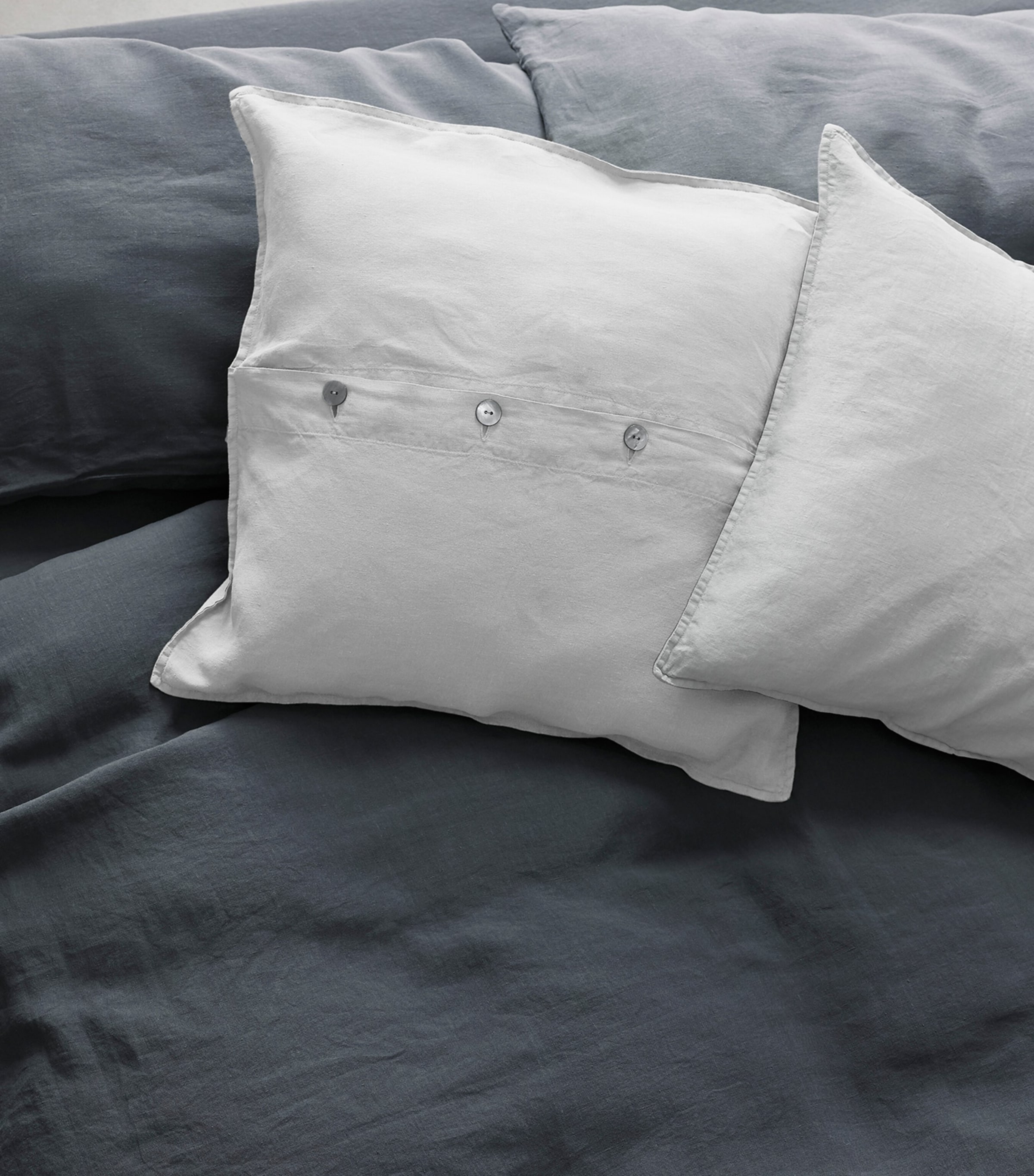 Society Limonta Set of 2 Linen Rem Cushions (50cm x 50cm) Bianco Image 1