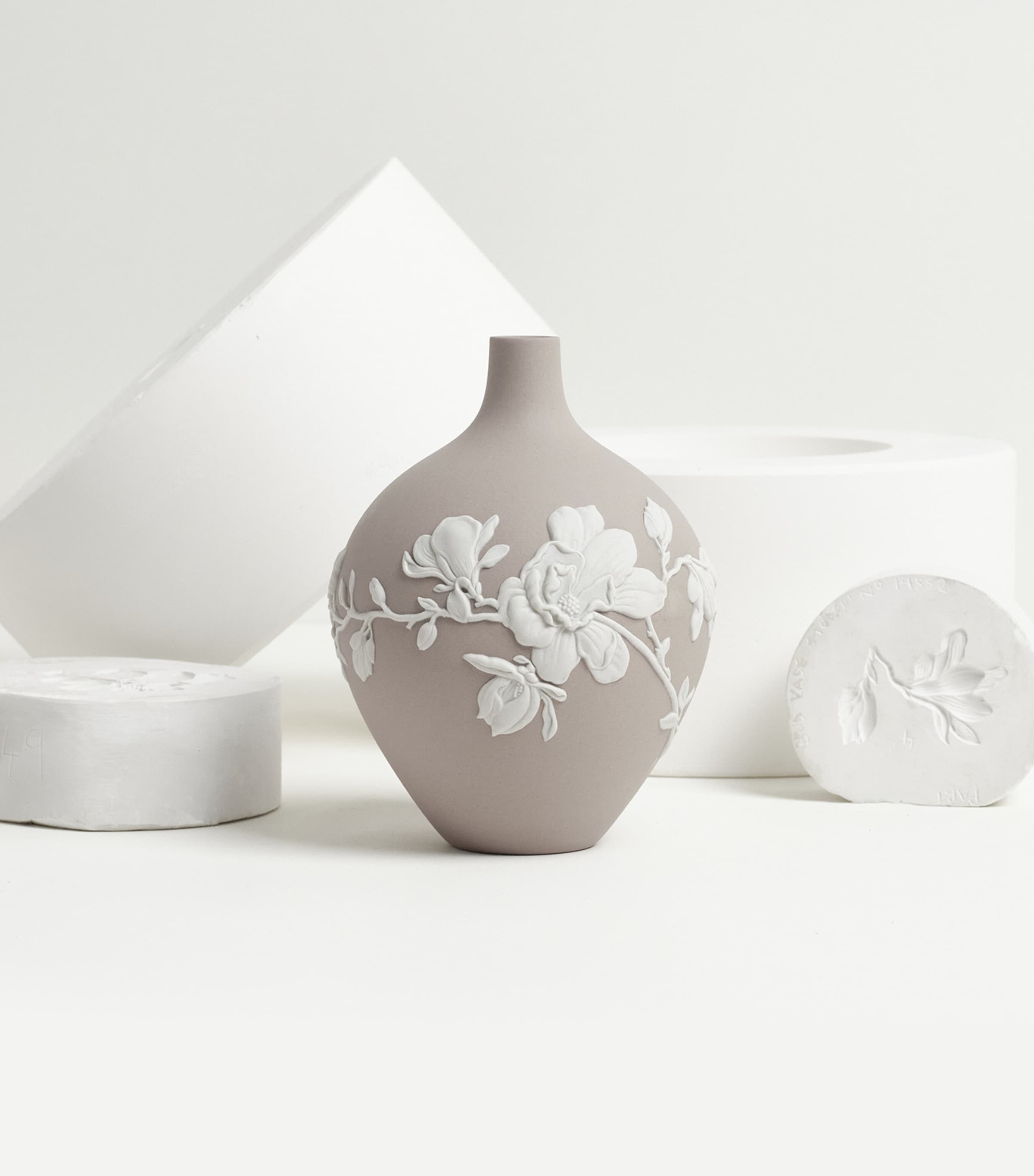 Magnolia Blossom Bud Vase (14cm) BROWN Image 2