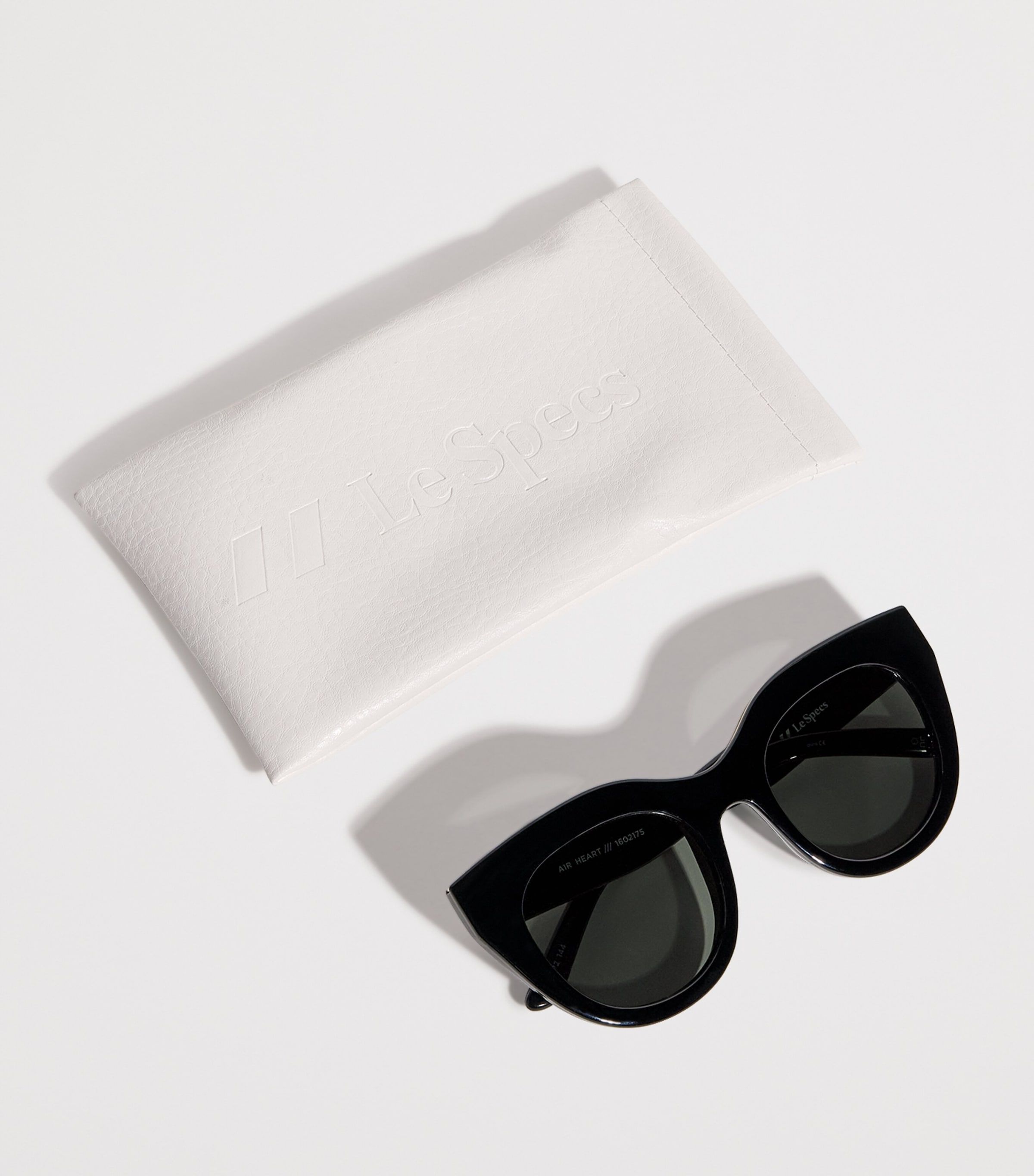 Oversized Air Heart Sunglasses BLACK / GOLD Image 4