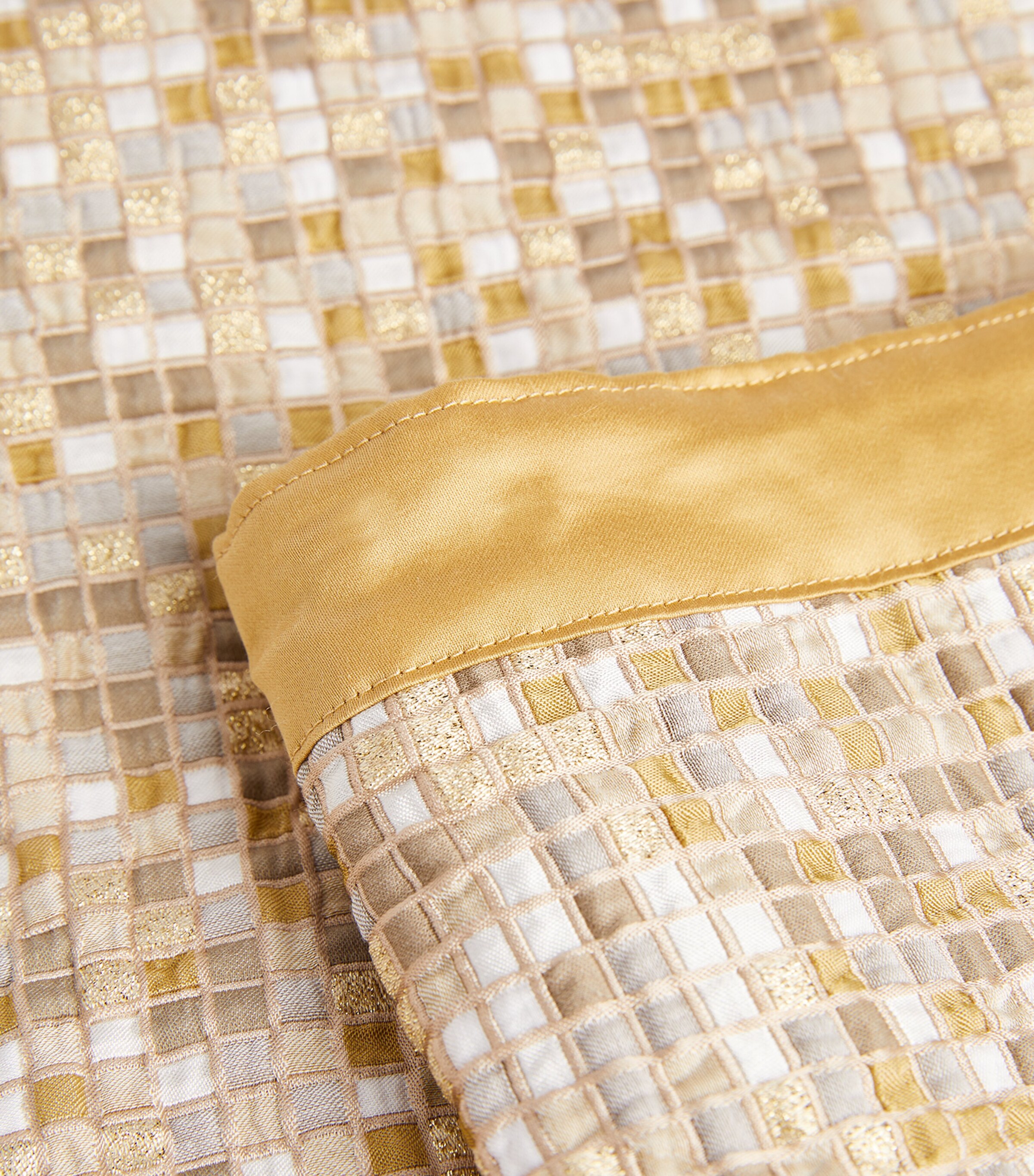 Celso De Lemos Mosaic Super King Bedspread (245cm x 255cm) Miel Image 4