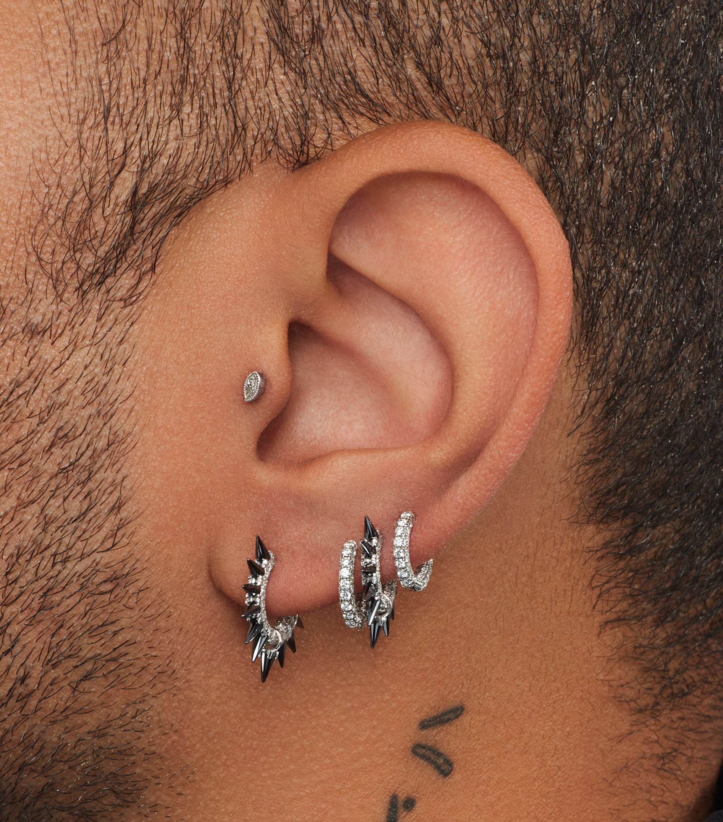 Yellow Gold Black Moissanite Mohawk and Diamond Pavé Hoop Earring (8mm) YELLOW GOLD Image 3